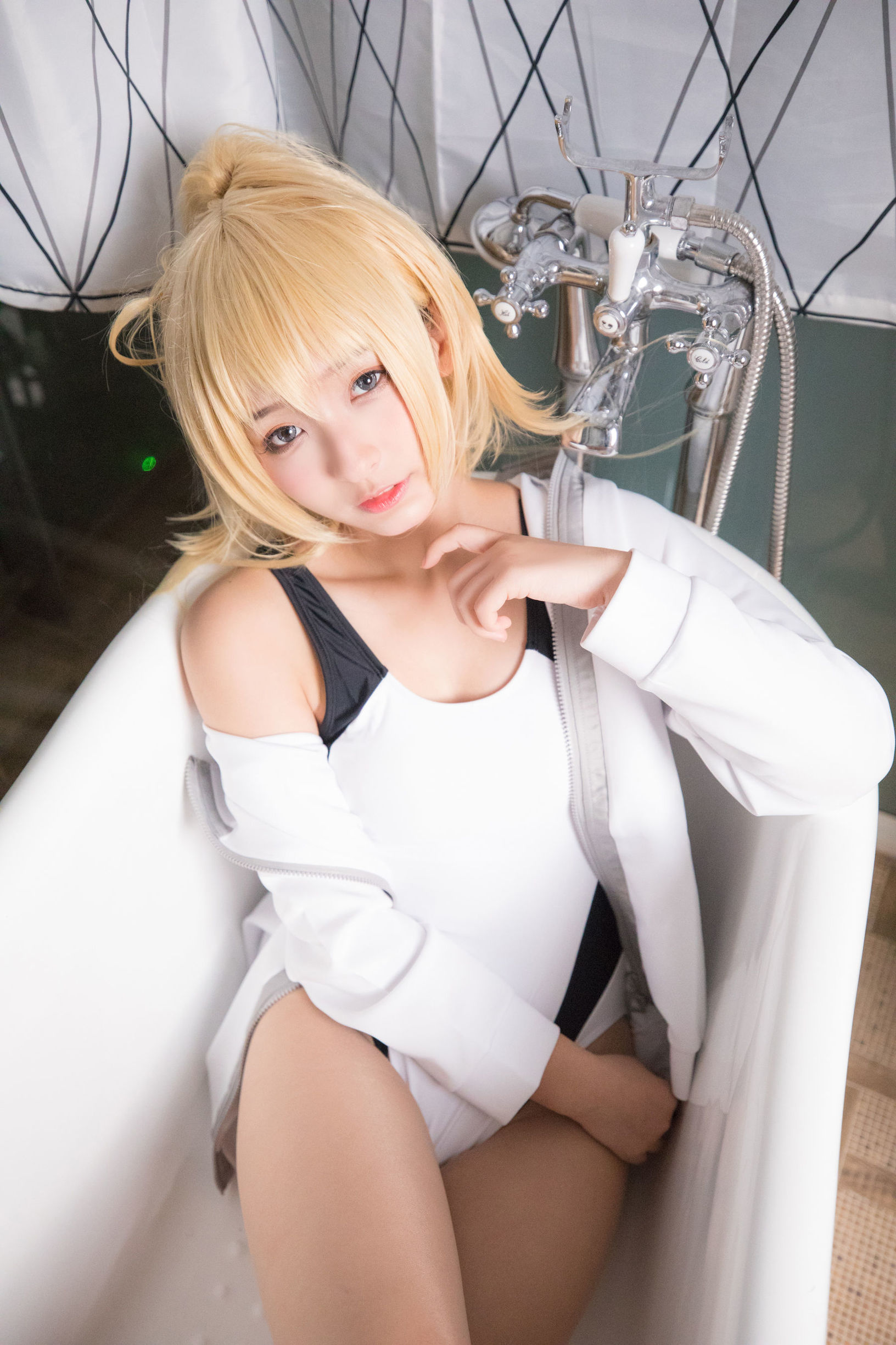 [萝莉COS] 神楽坂真冬 贞德泳装