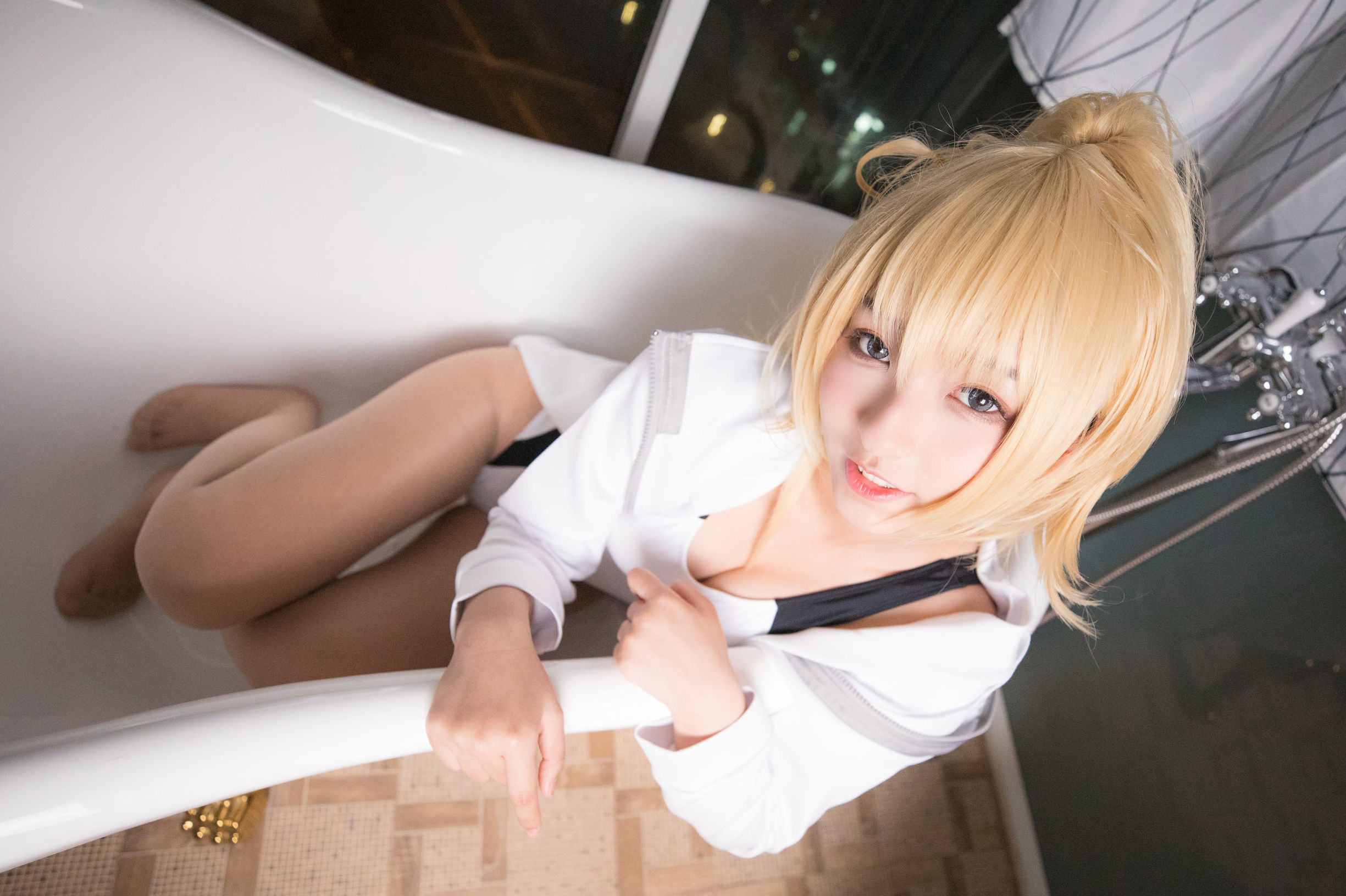 [萝莉COS] 神楽坂真冬 贞德泳装