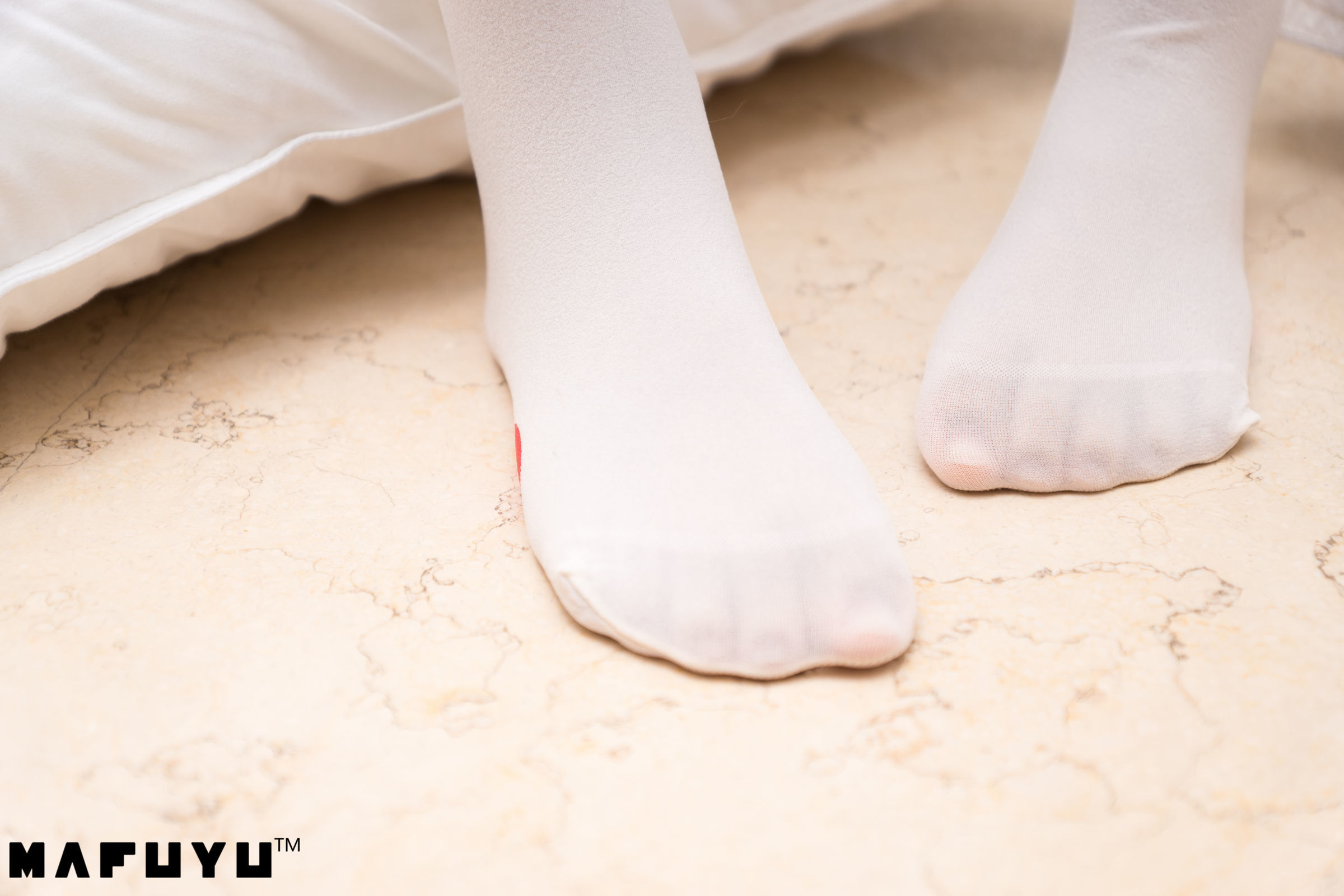 Cosplay  belle ta] Kagura Ban Mafuyu - Bộ ảnh series Móng vuốt mèo Tất trắng
