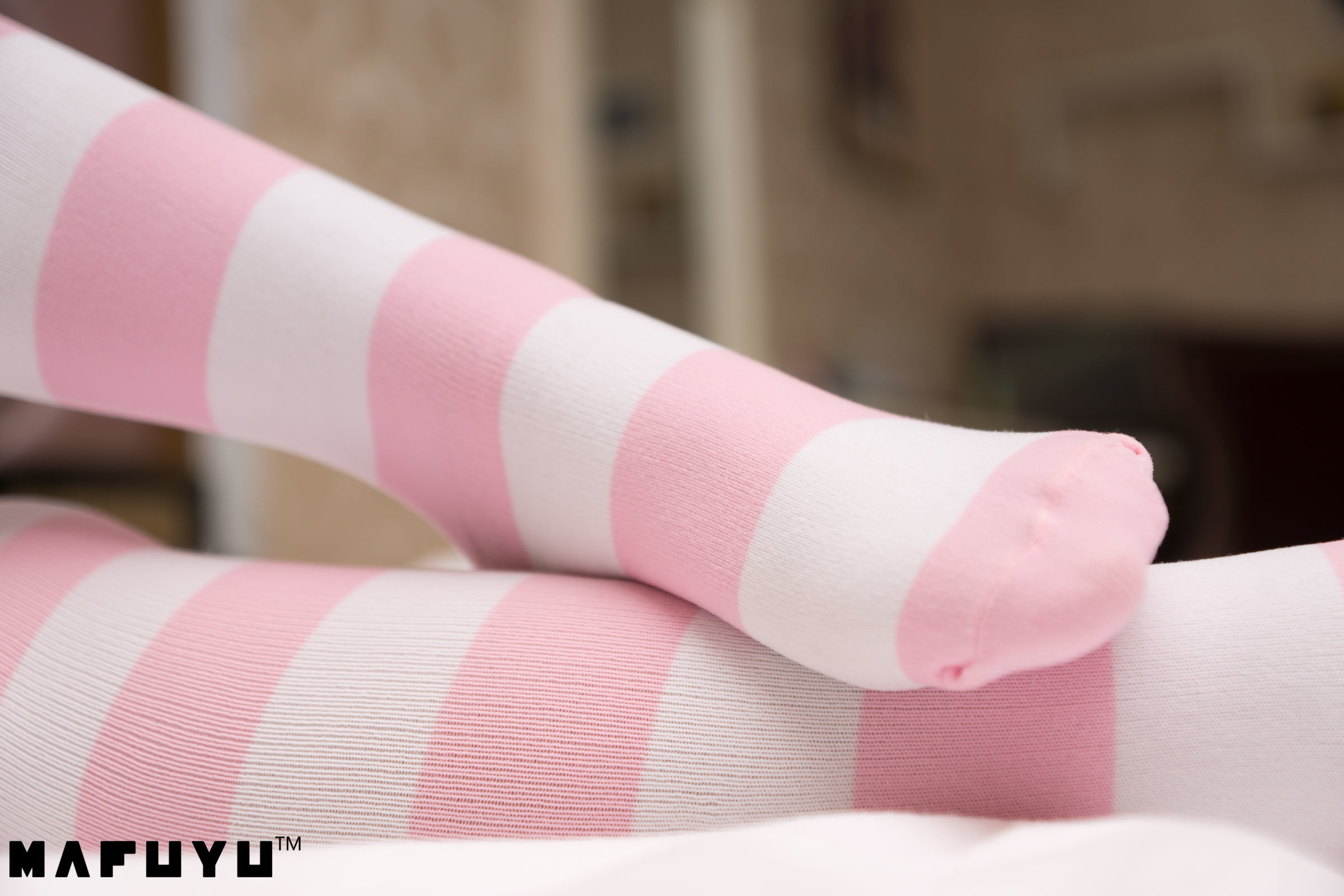 belle ta Cosplay] Kagura Ban Mafuyu Pink and White Striped Series Photo Set