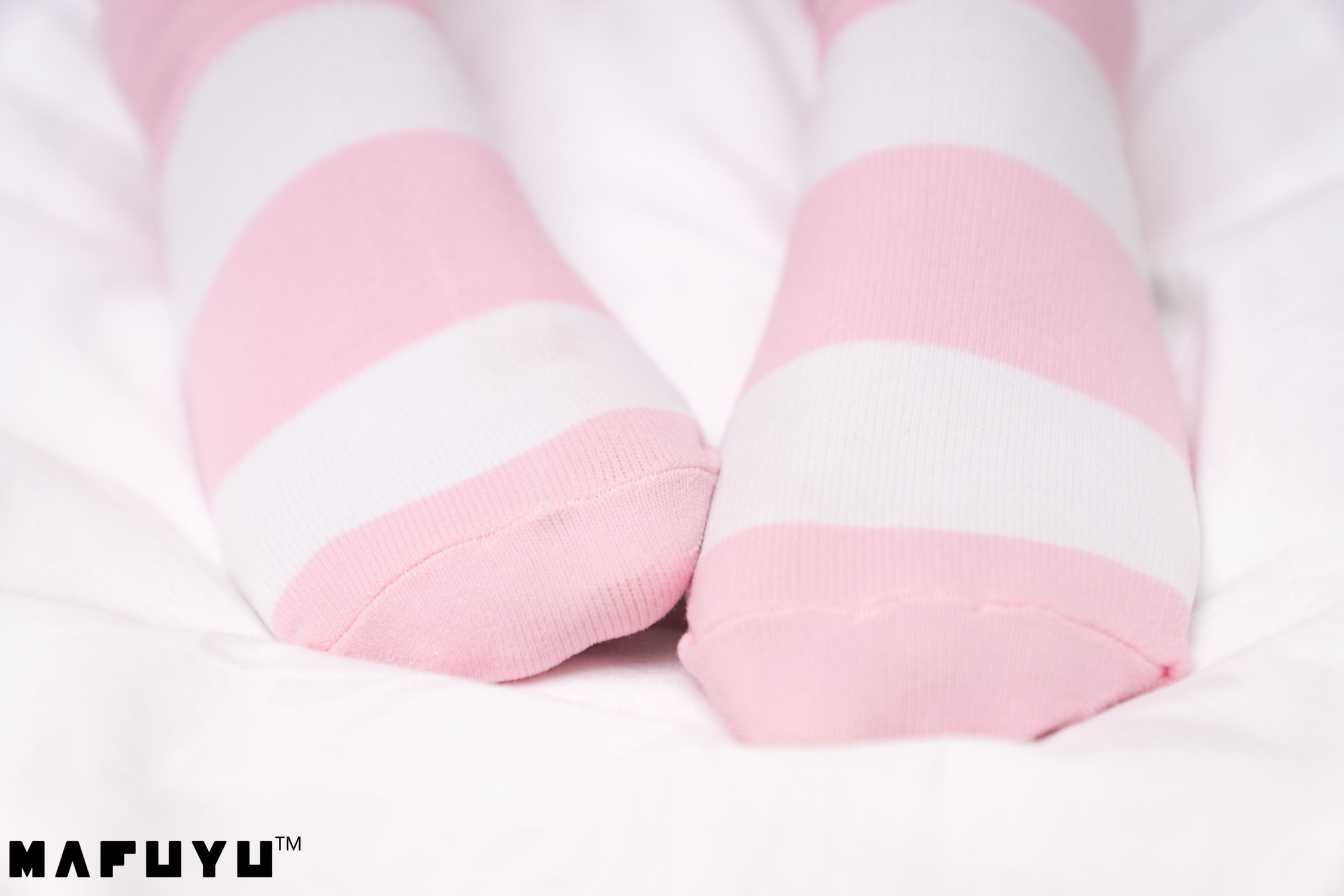  belle ta Cosplay] Kagura Ban Mafuyu Pink and White Striped Series Photo Set