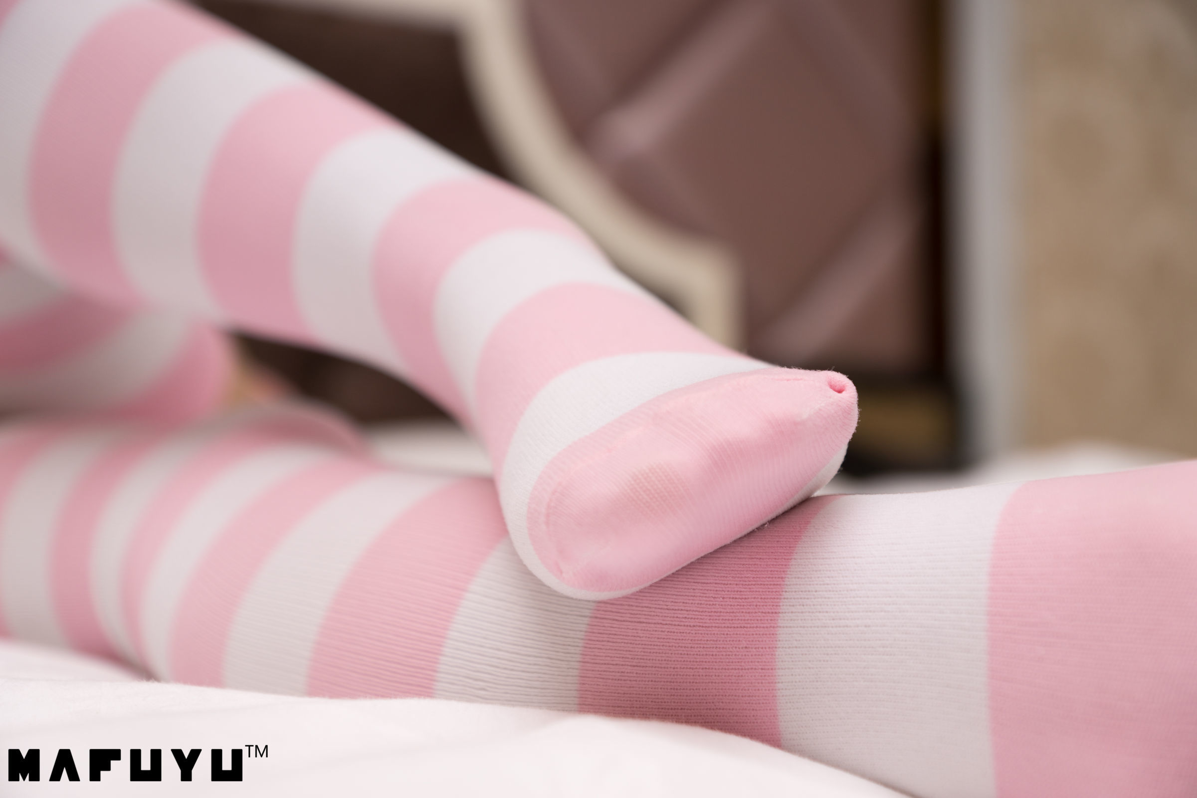  belle ta Cosplay] Kagura Ban Mafuyu Pink and White Striped Series Photo Set