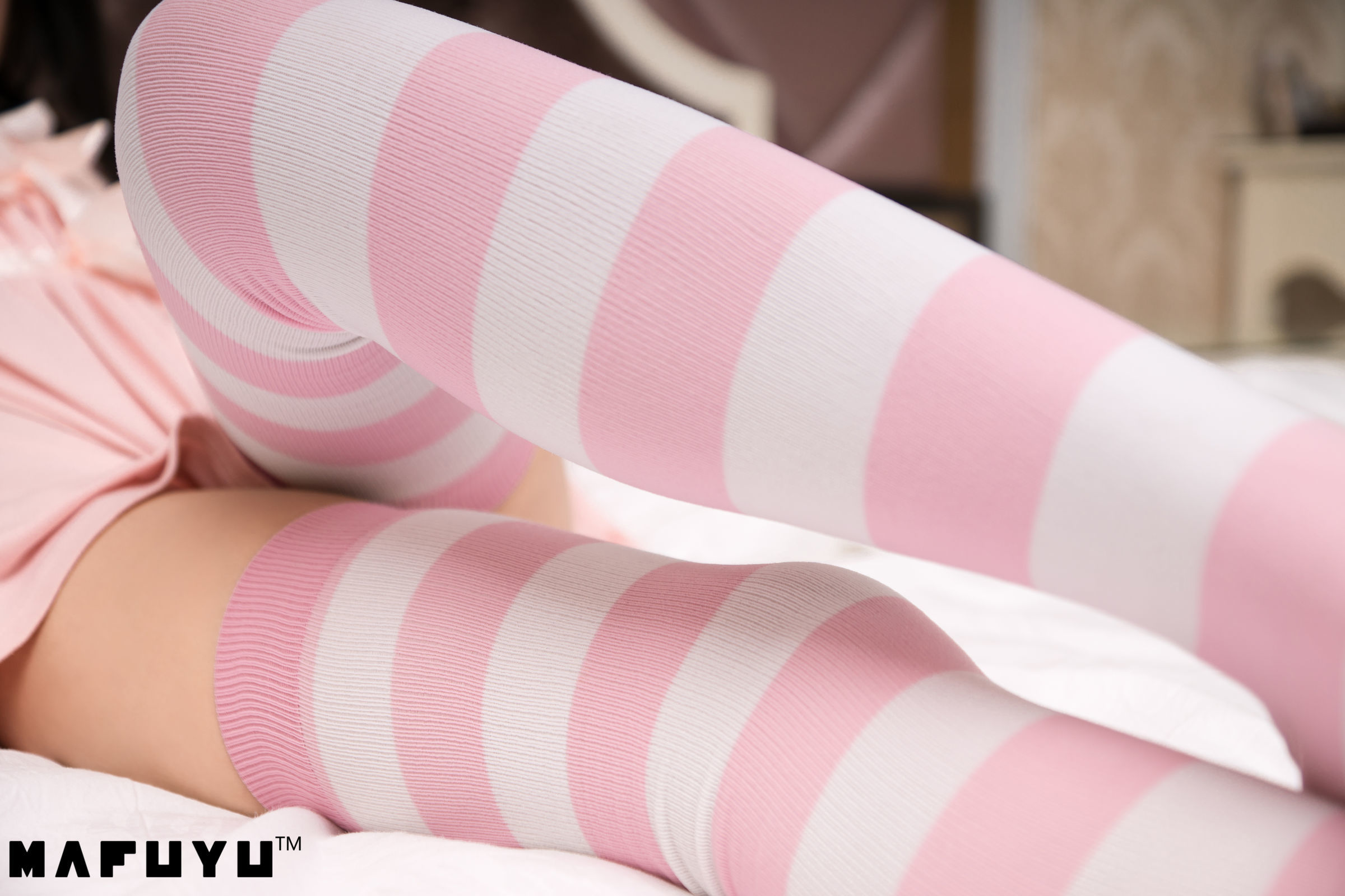  belle ta Cosplay] Kagura Ban Mafuyu Pink and White Striped Series Photo Set