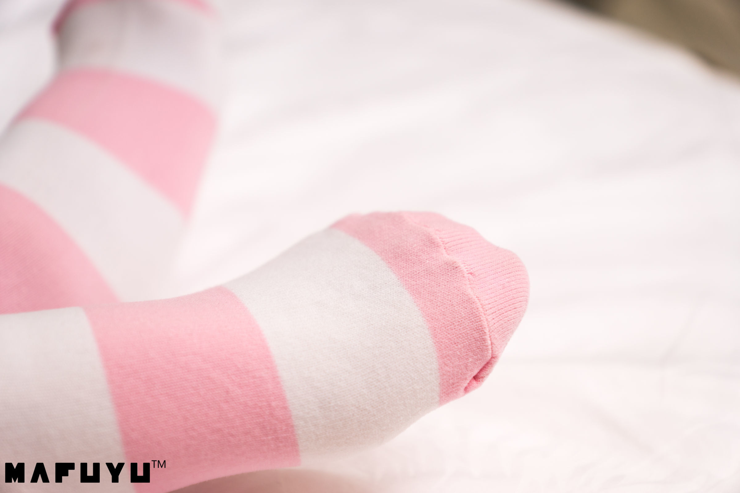 belle ta Cosplay] Kagura Ban Mafuyu Pink and White Striped Series Photo Set