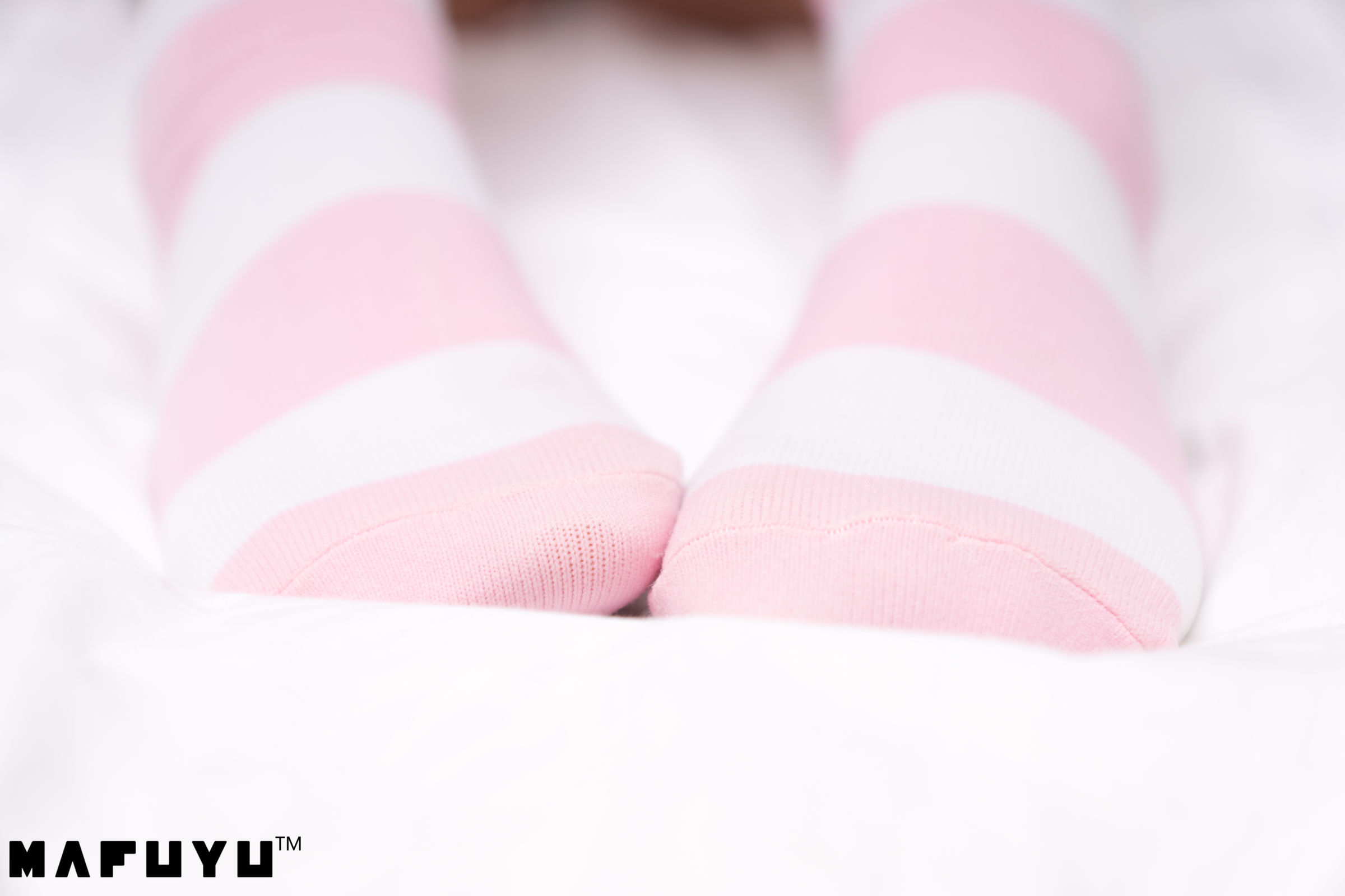  belle ta Cosplay] Kagura Ban Mafuyu Pink and White Striped Series Photo Set