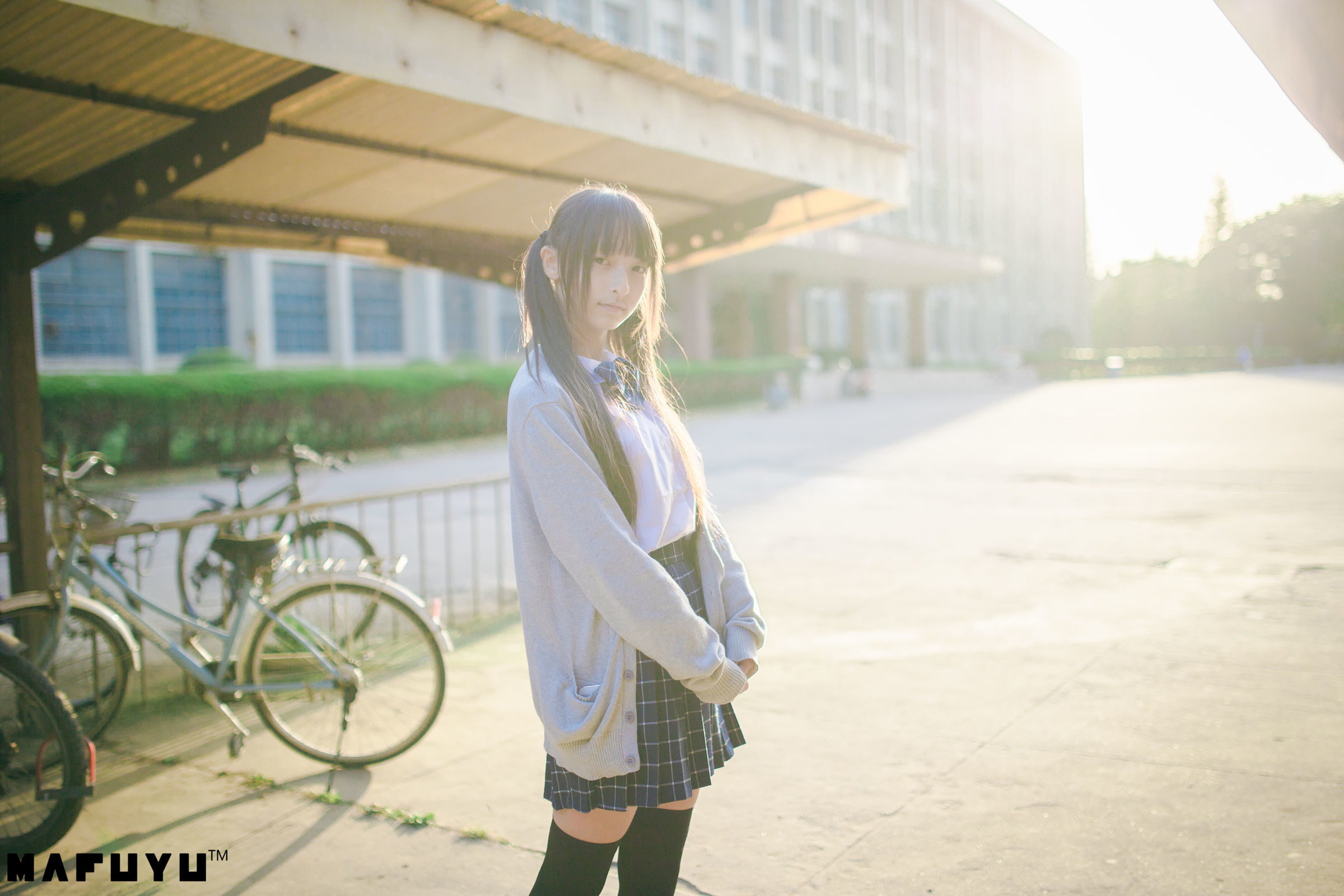 belle  COS] Kagura Ban Mafuyu - Bộ ảnh Series Áo đồng phục trường học Ánh Dương