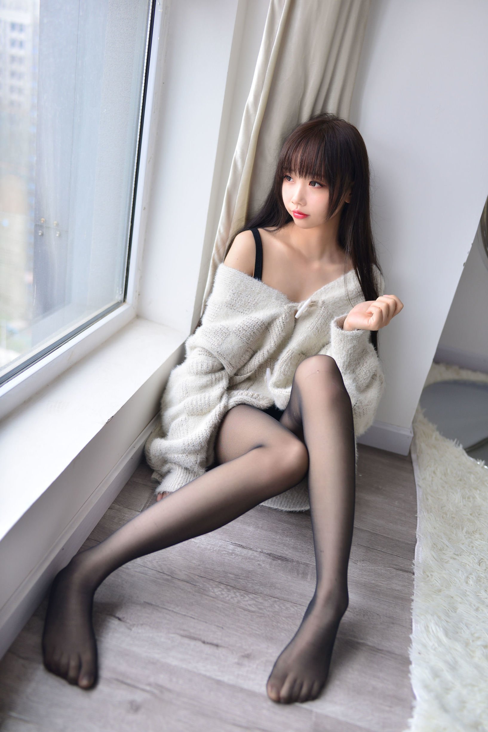 [萝莉COS] 雪琪 - 毛衣少女