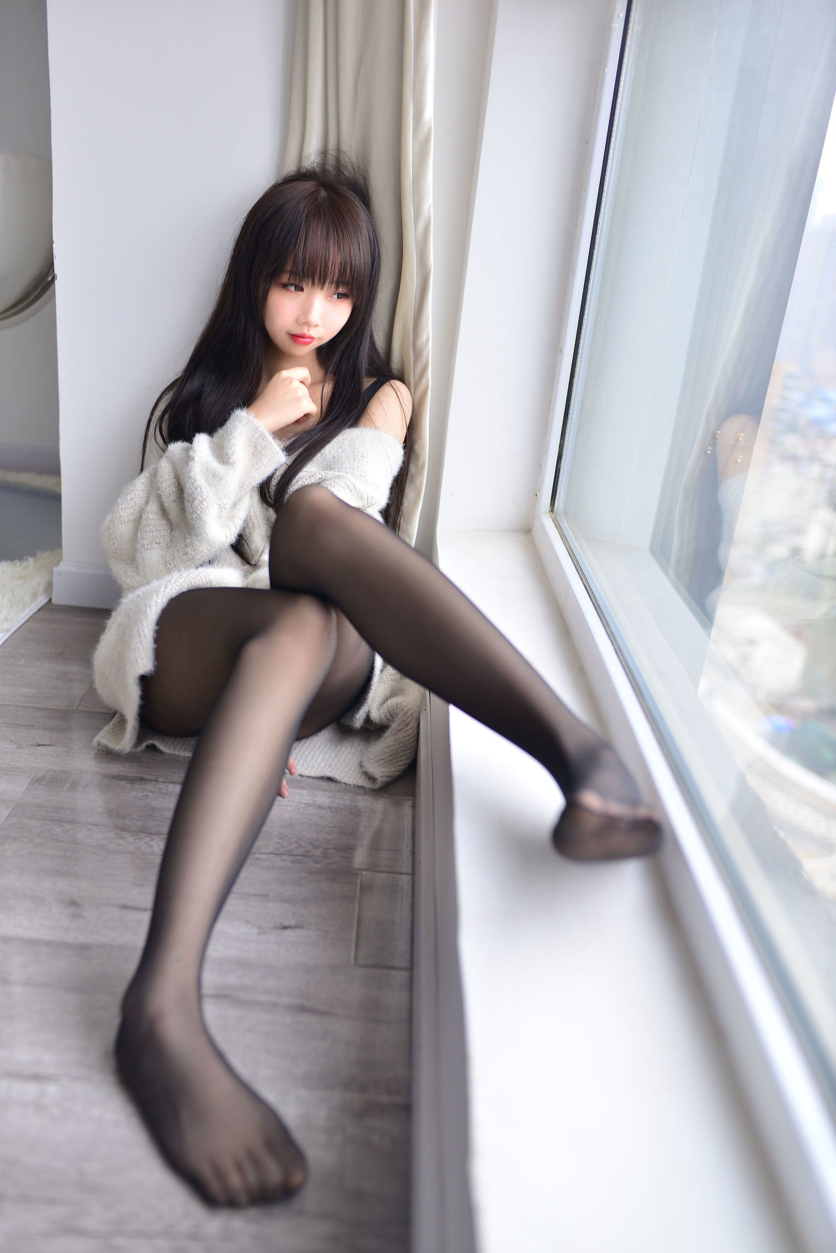[萝莉COS] 雪琪 - 毛衣少女