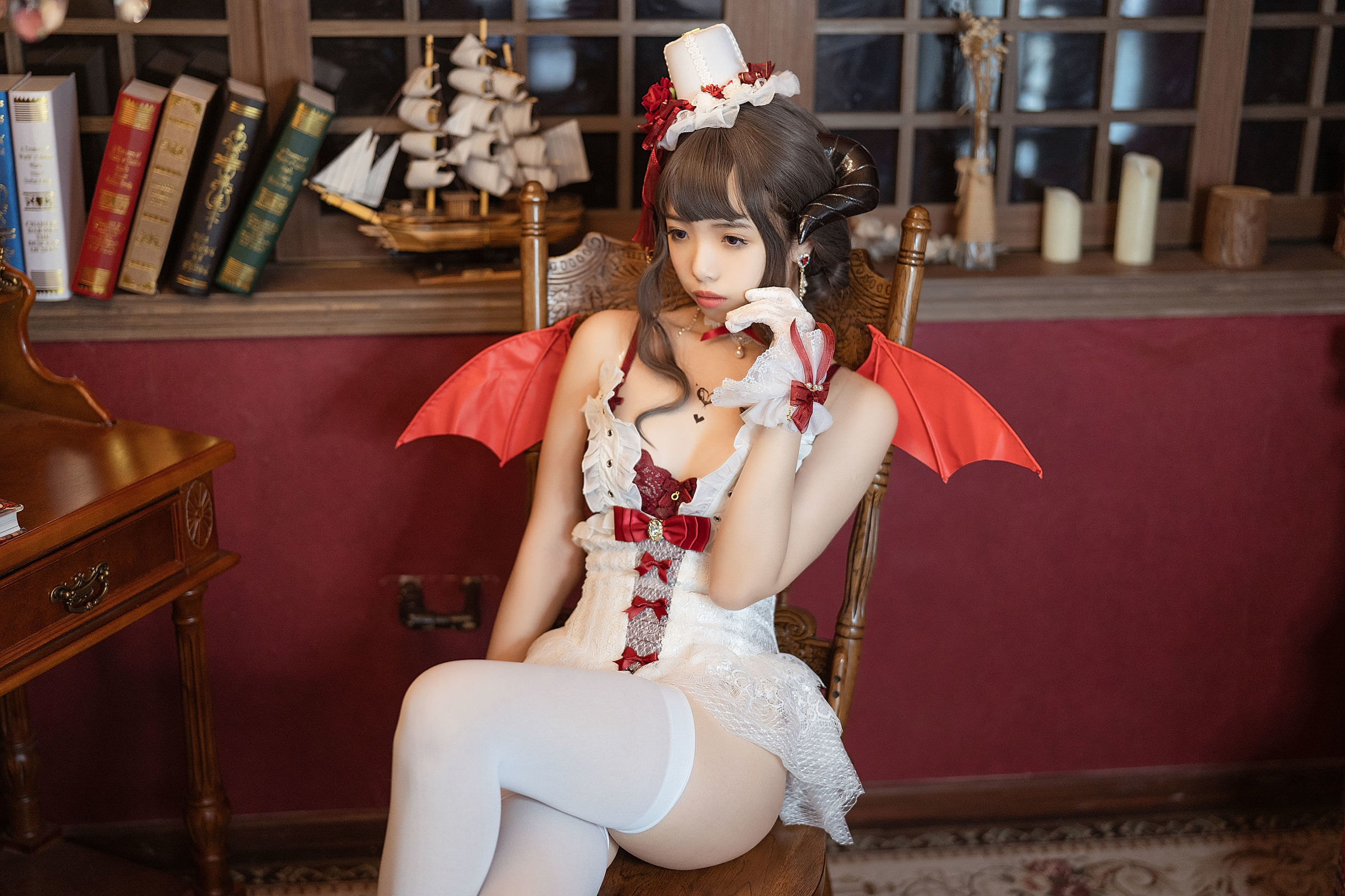蘿莉COS] 雯妹 - 魅魔 優雅的惡魔