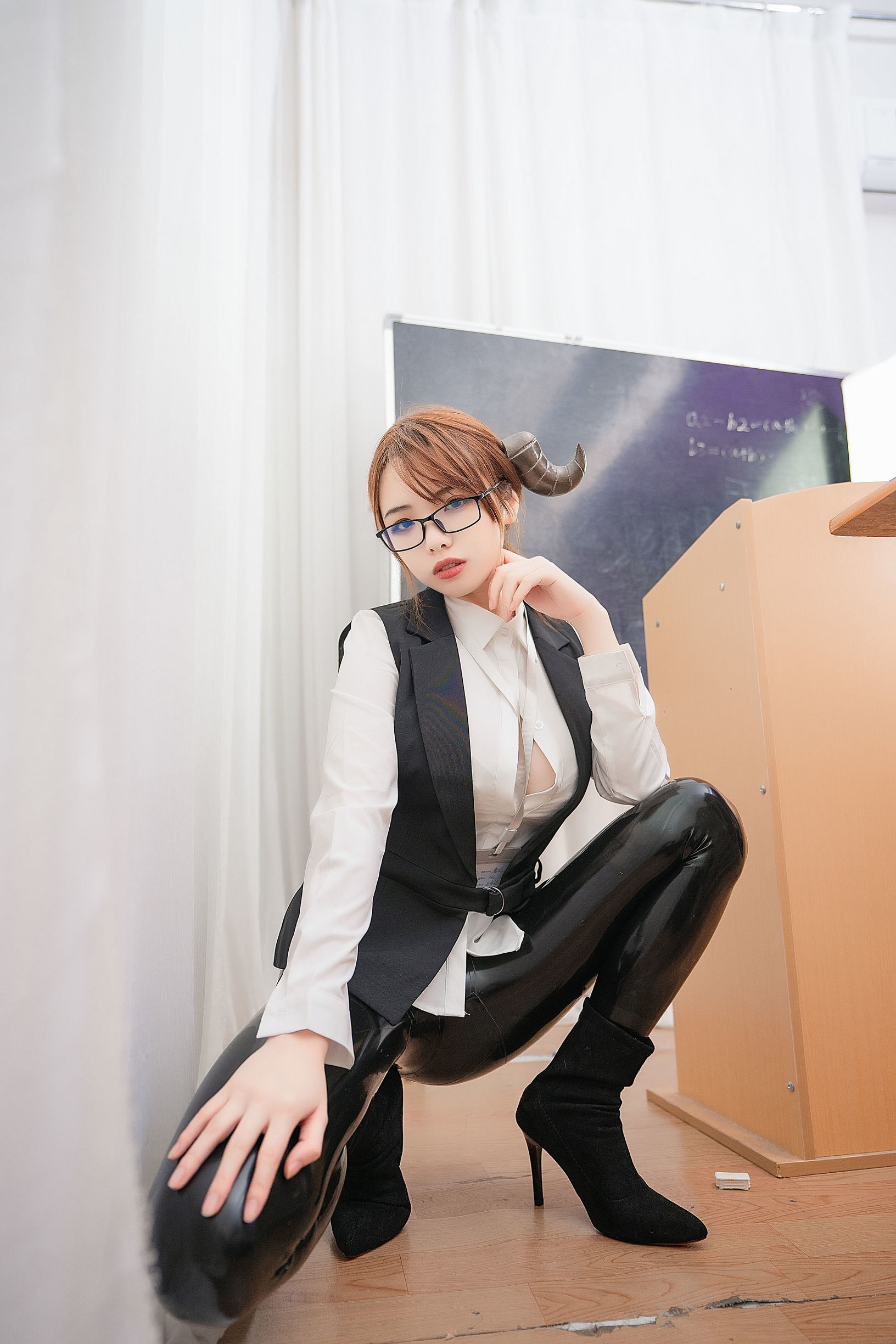 Cosplay  belle ta] Vân Muội - Yêu Tinh Văn Phòng
