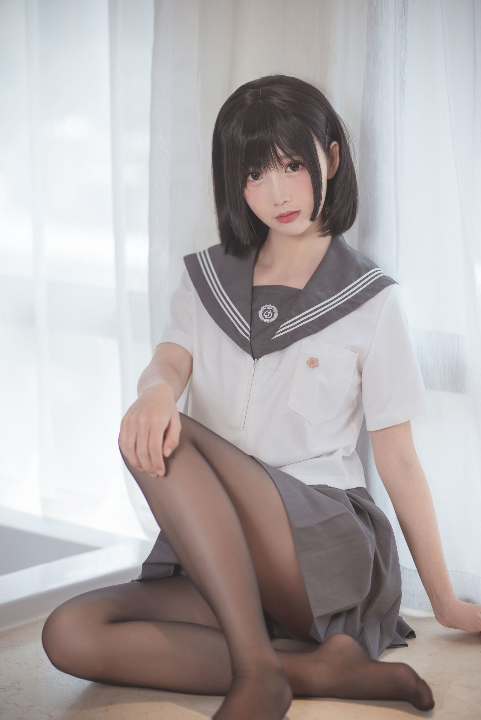 蘿莉COS] 麵餅仙兒 - 腦內少女 黑絲JK