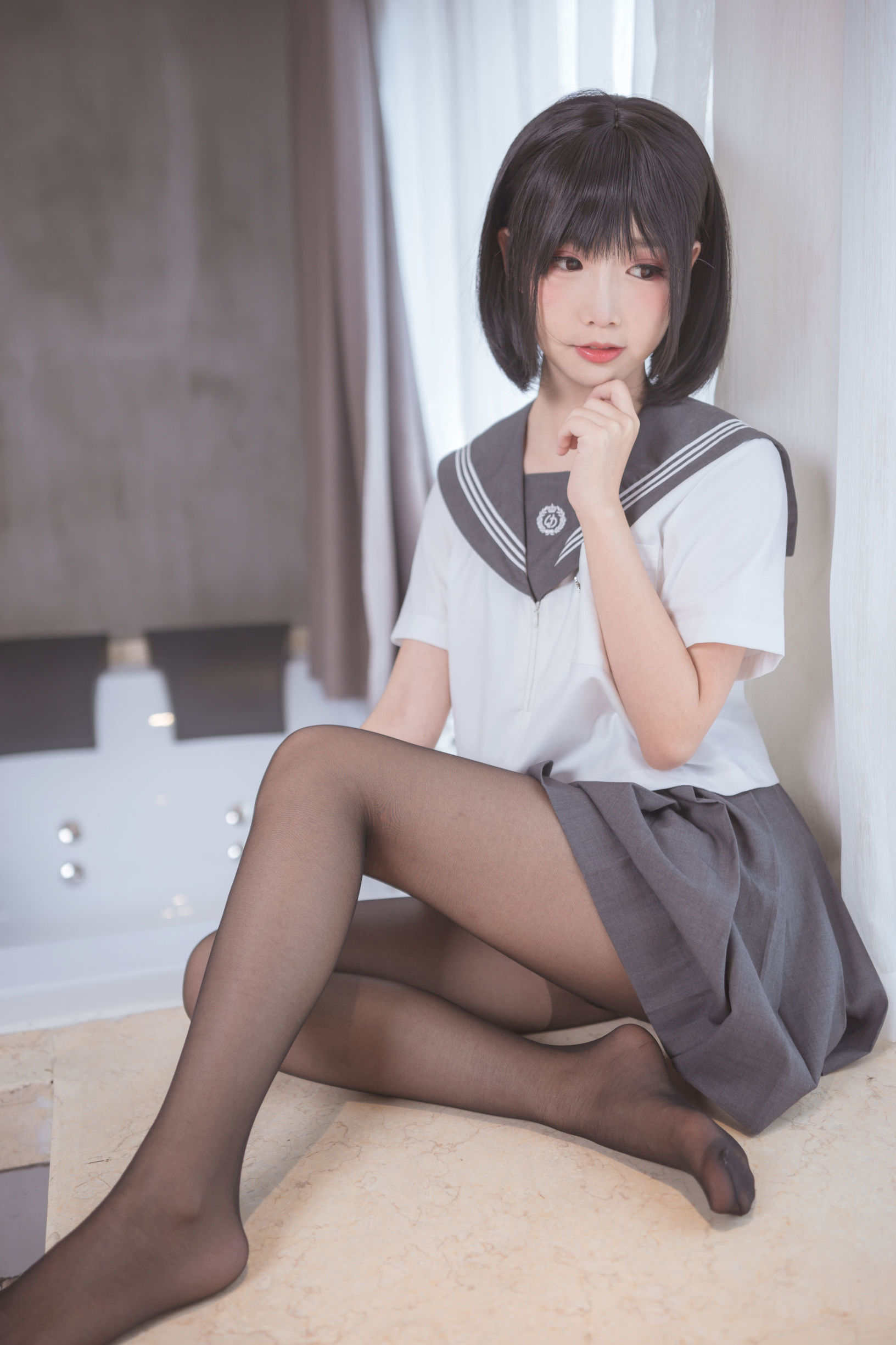 蘿莉COS] 麵餅仙兒 - 腦內少女 黑絲JK
