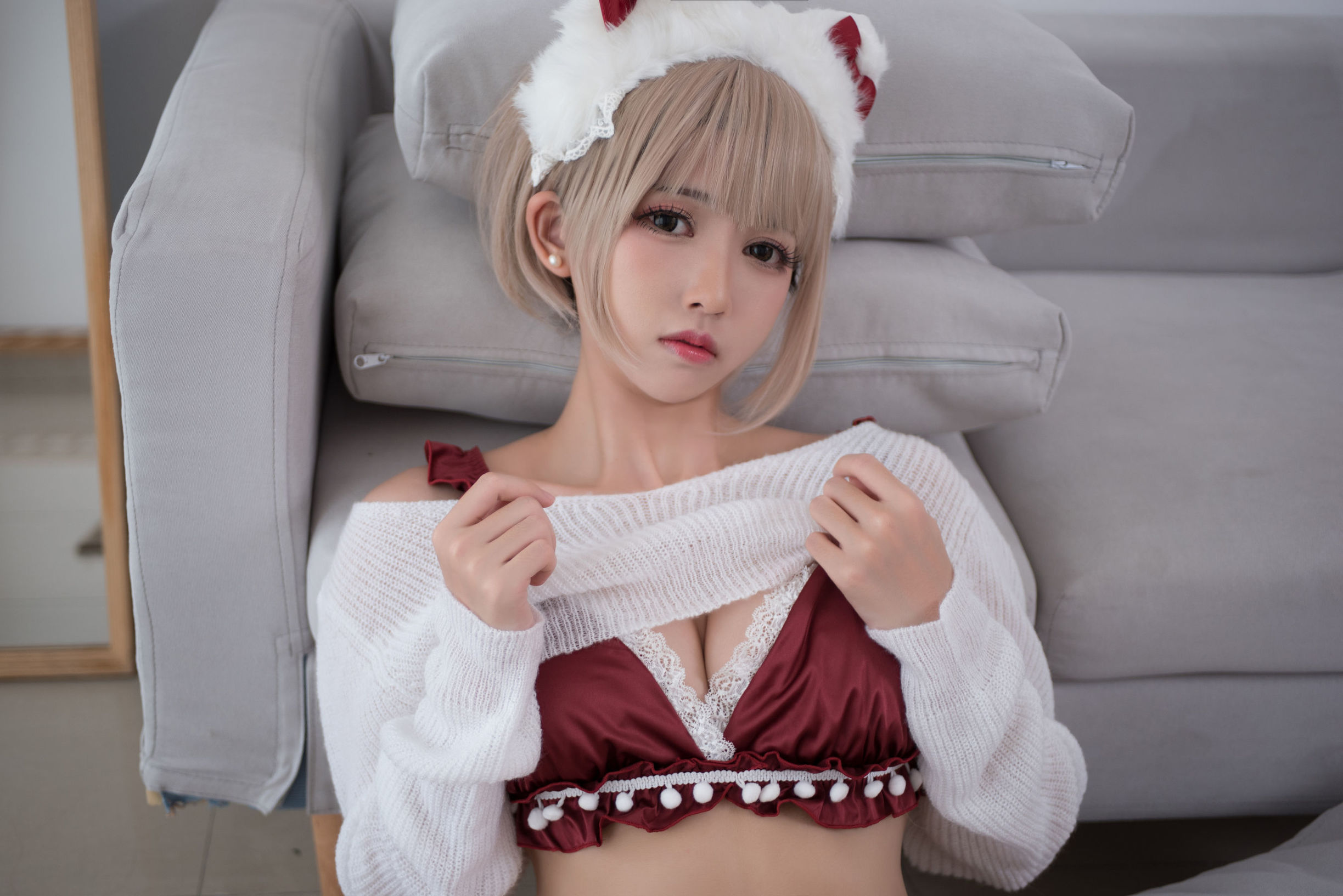[萝莉COS] 鳗鱼霏儿 - 兽耳 圣诞白网袜