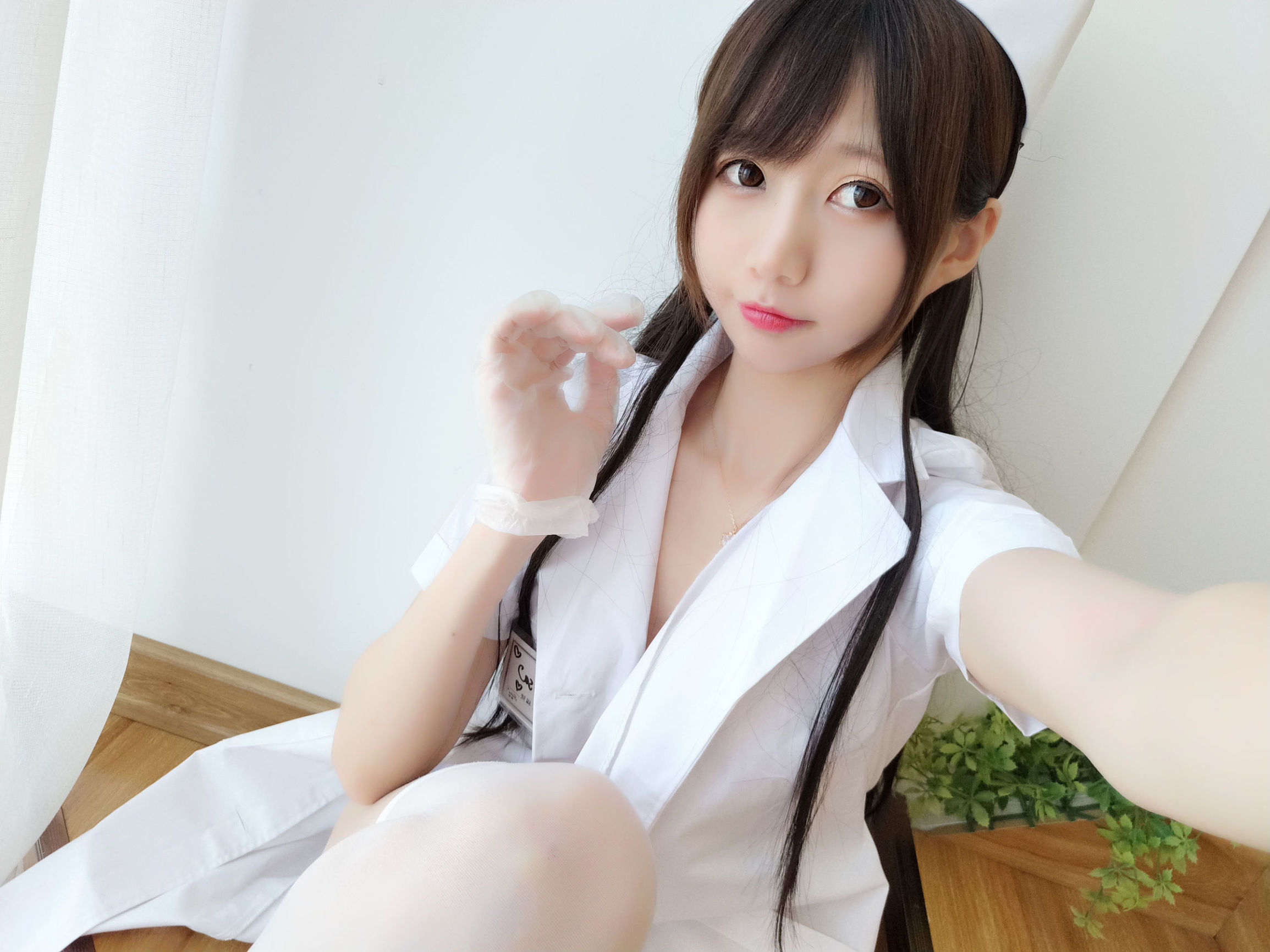  belle ta Cosplay] NAGISA Monster Meow Self-shot Series No. 002 White Silk Nurse