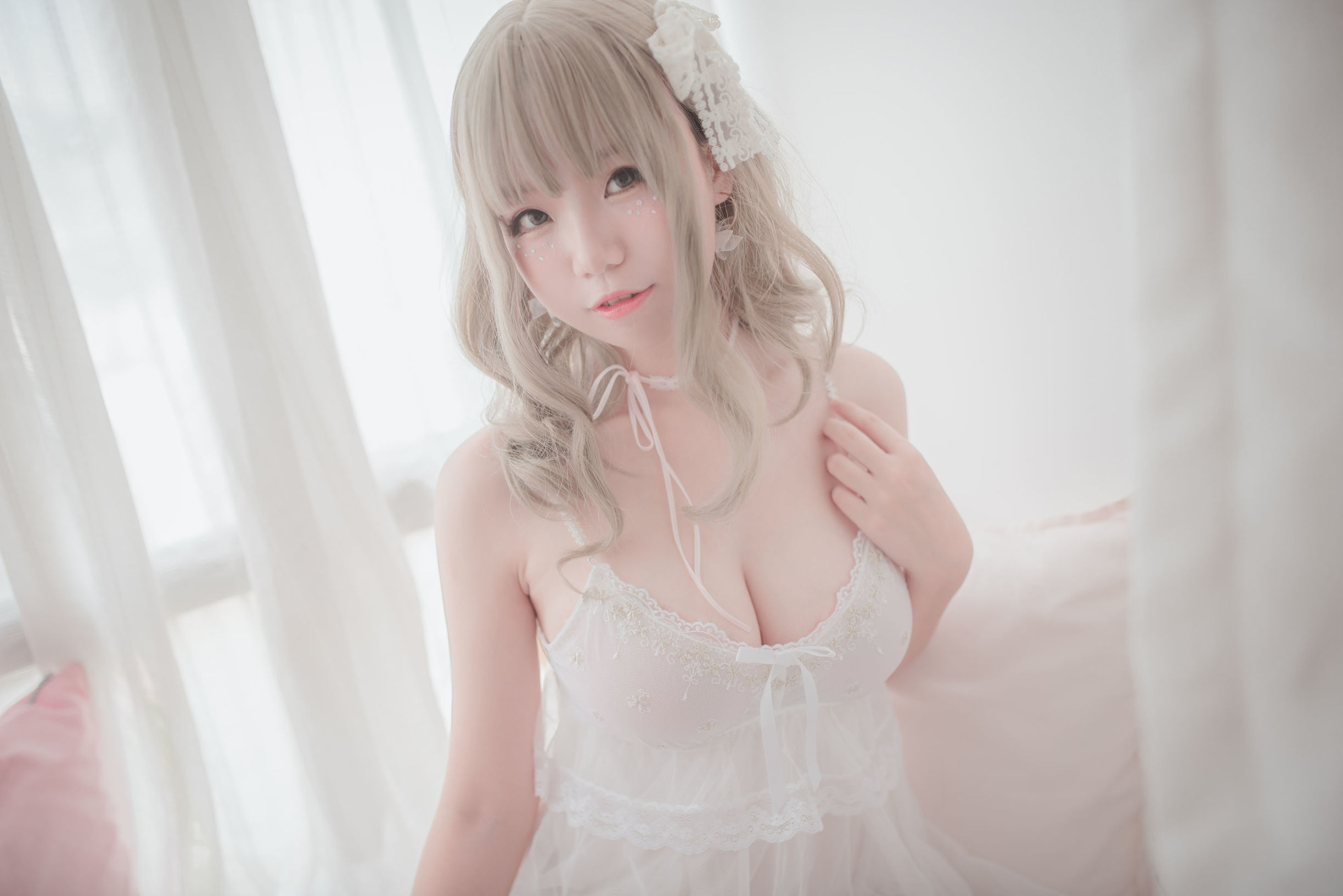 ロリコス] ヨコ宅夏《白いシルクのワンピース》
