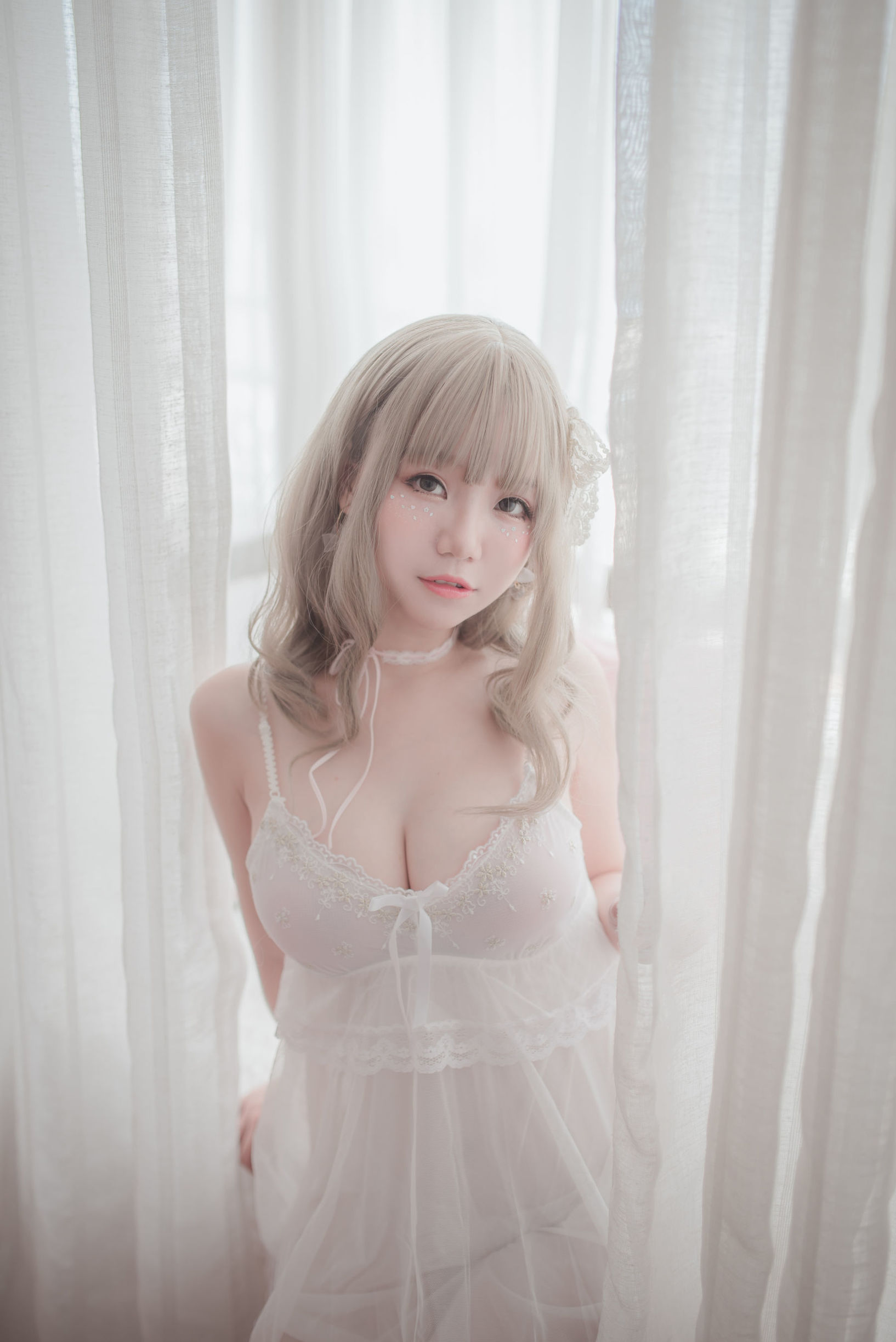  belle ta COS] Yoko Zhai Xia 'White Silk Dress'