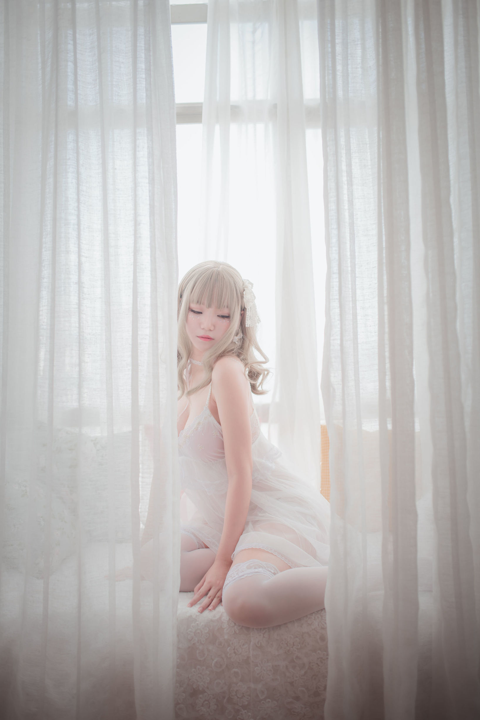 ロリコス] ヨコ宅夏《白いシルクのワンピース》