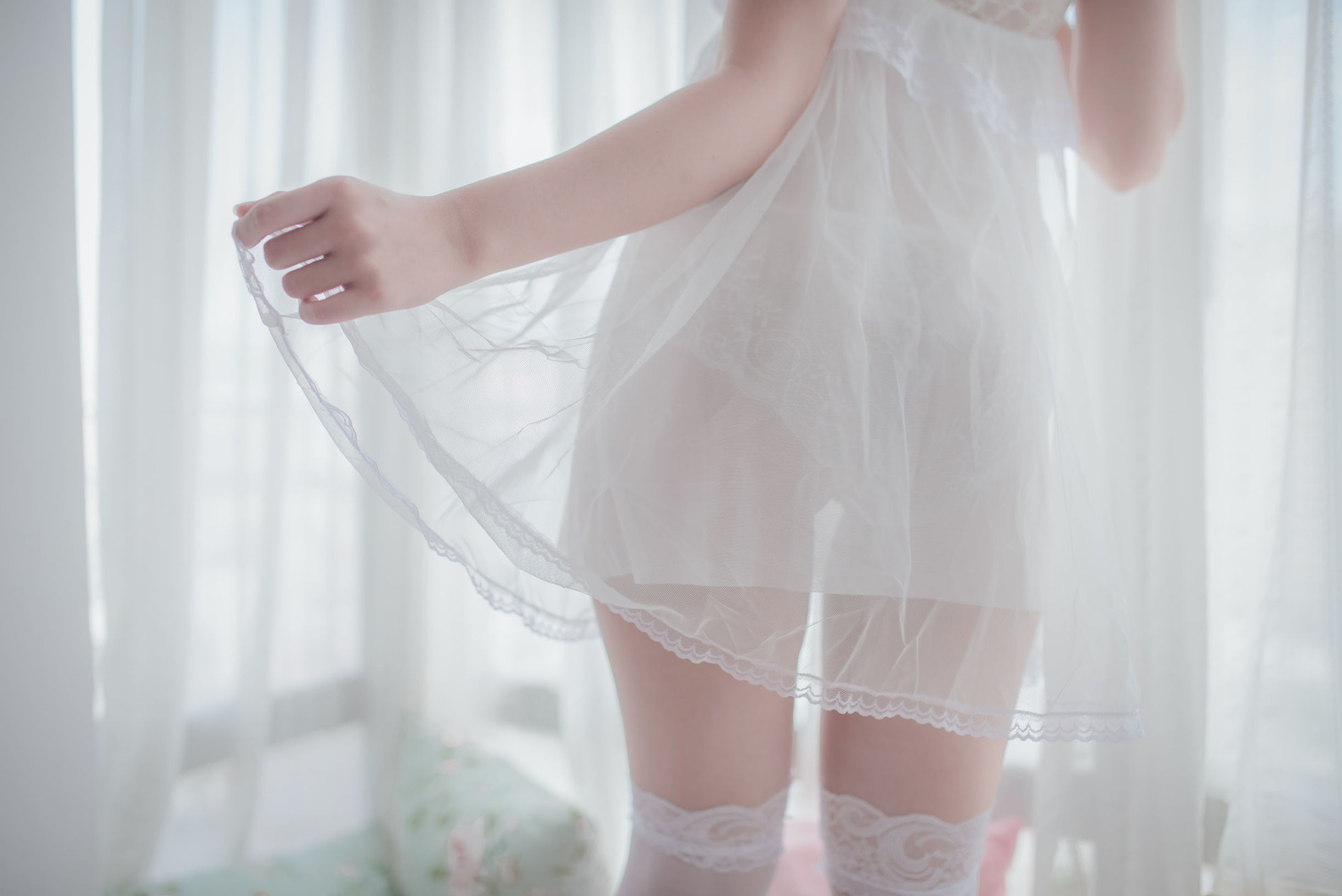  belle ta COS] Yoko Zhai Xia 'White Silk Dress'
