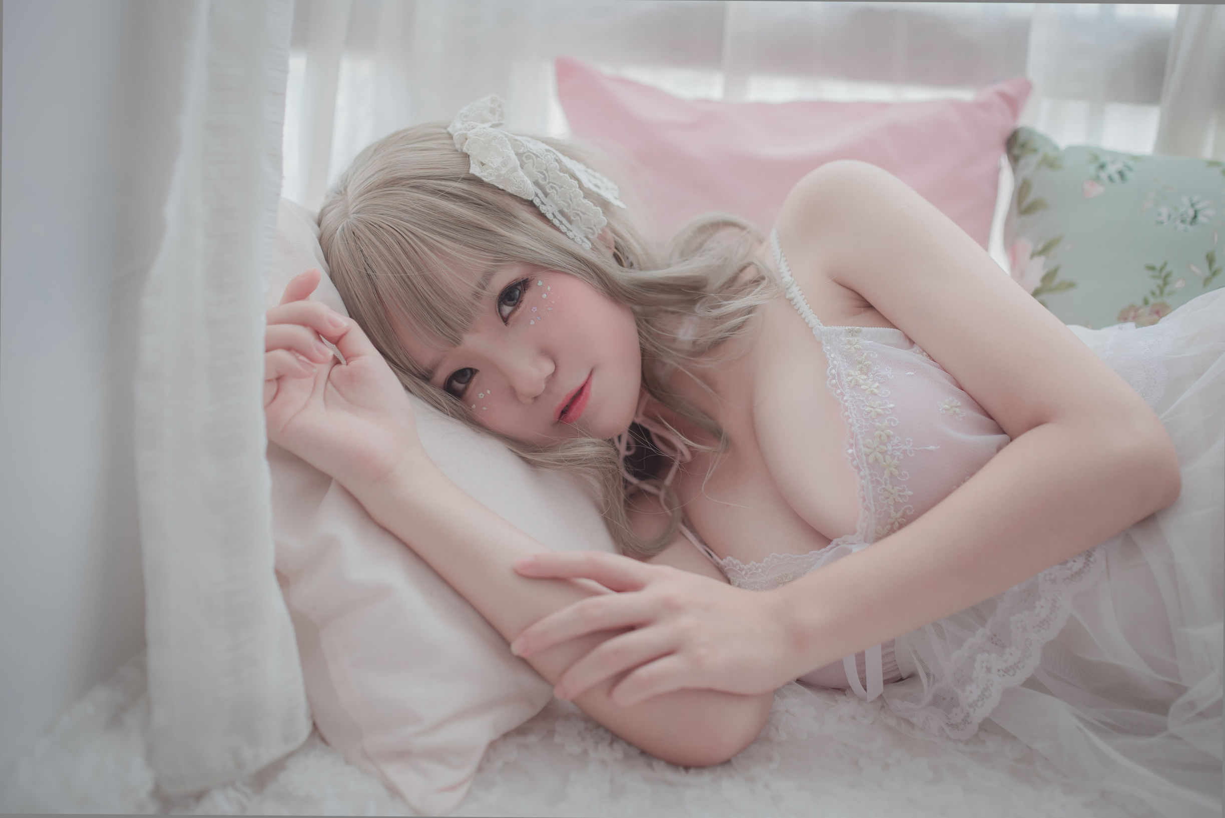  belle ta COS] Yoko Zhai Xia 'White Silk Dress'