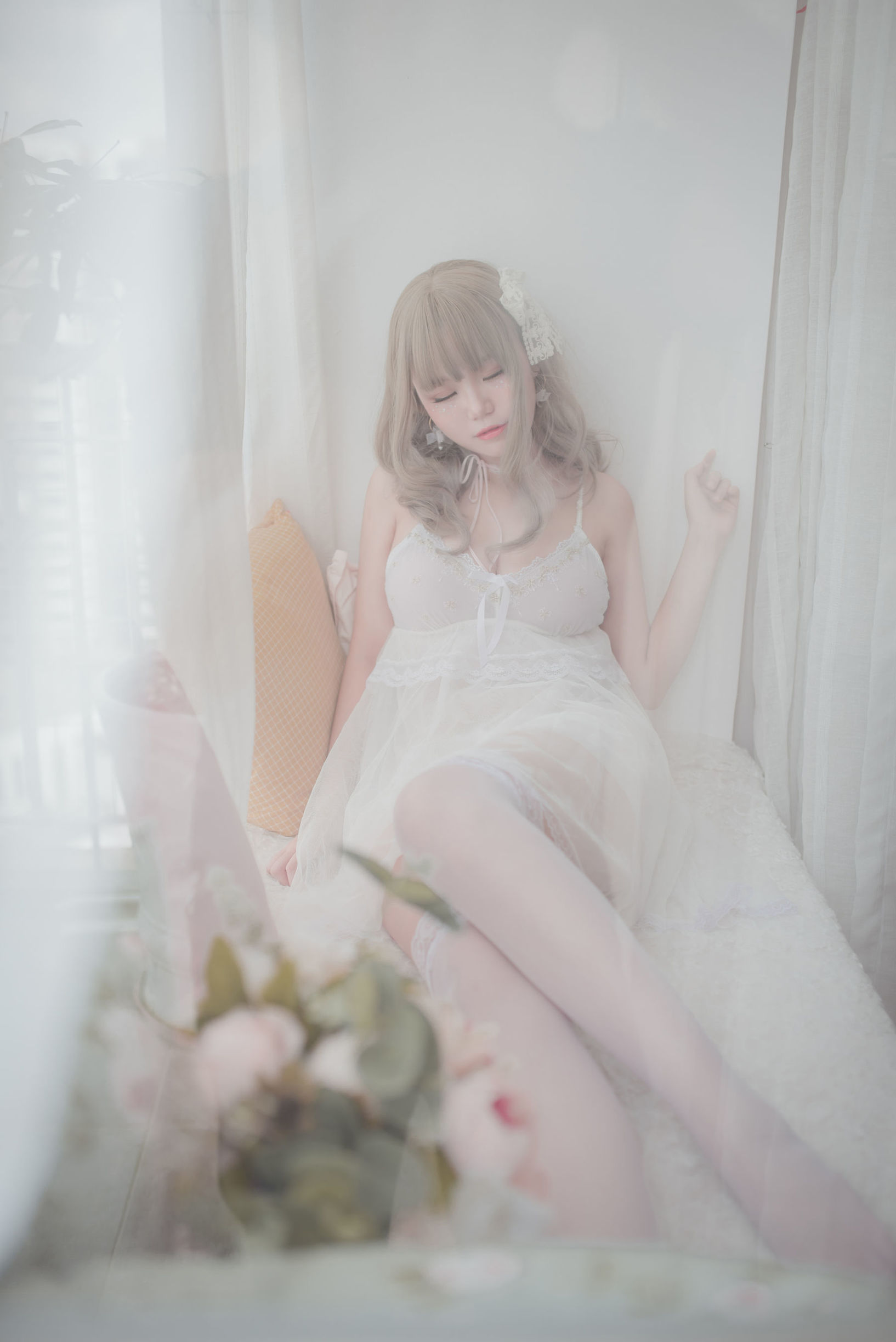 ロリコス] ヨコ宅夏《白いシルクのワンピース》