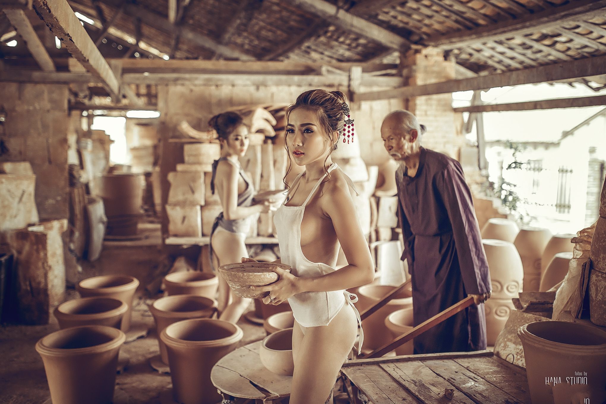 Người đẹp Việt Nam] Thuy Nga Pham Làng gốm Việt Nam gợi cảm