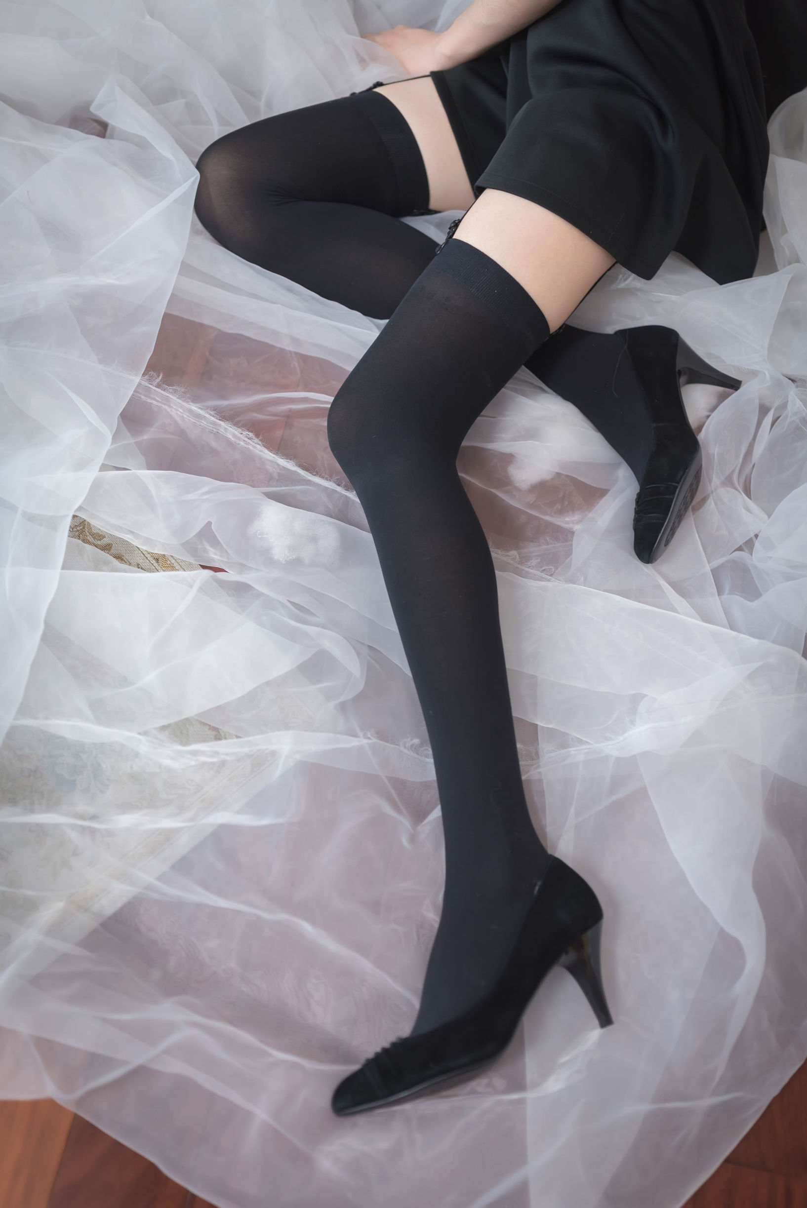 ฟงจือเลิ่งหยู่] NO.009 ถุงน่องดำแบบแขวนขาสวย