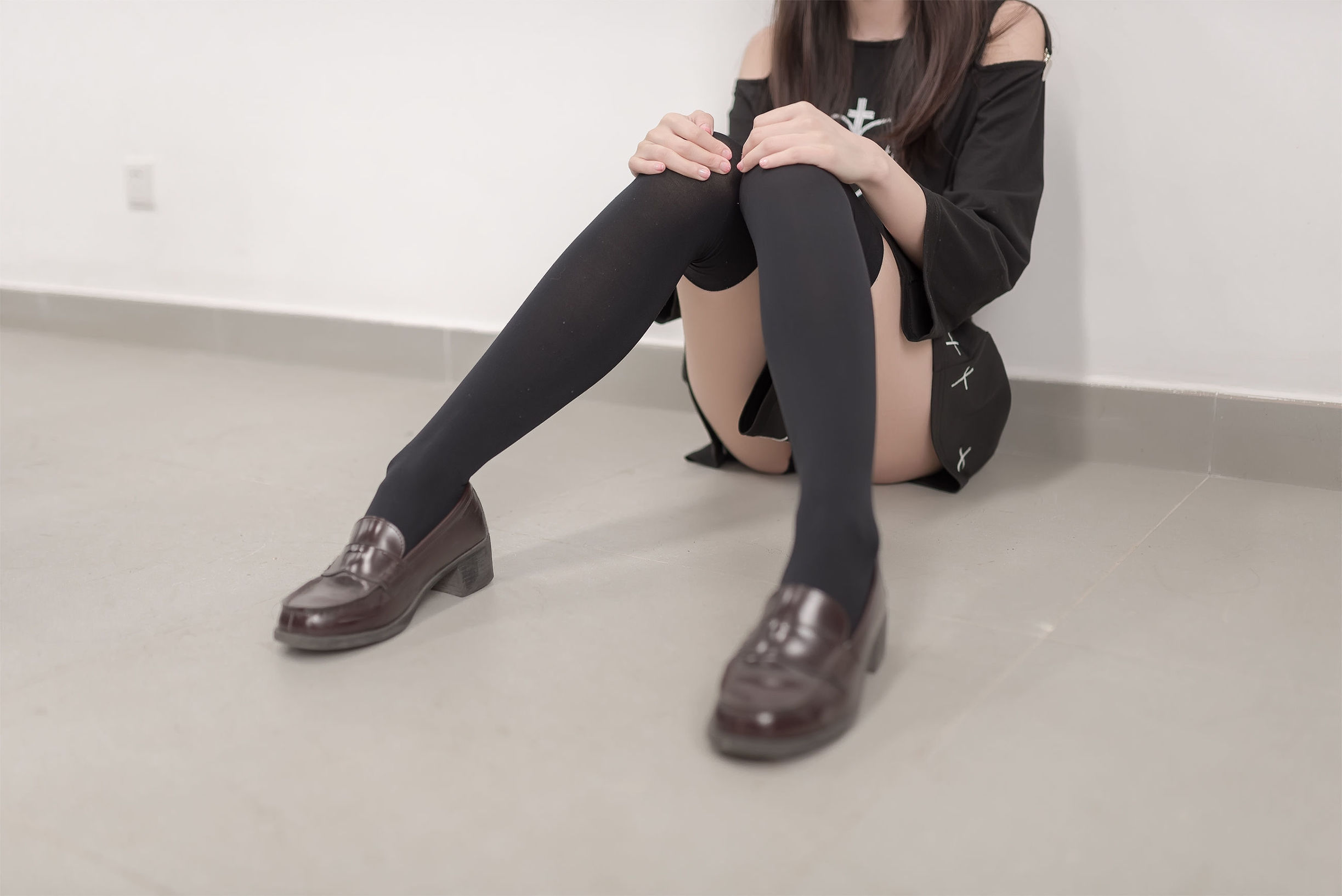 風の領域] NO.011 教室黒絲修長美脚
