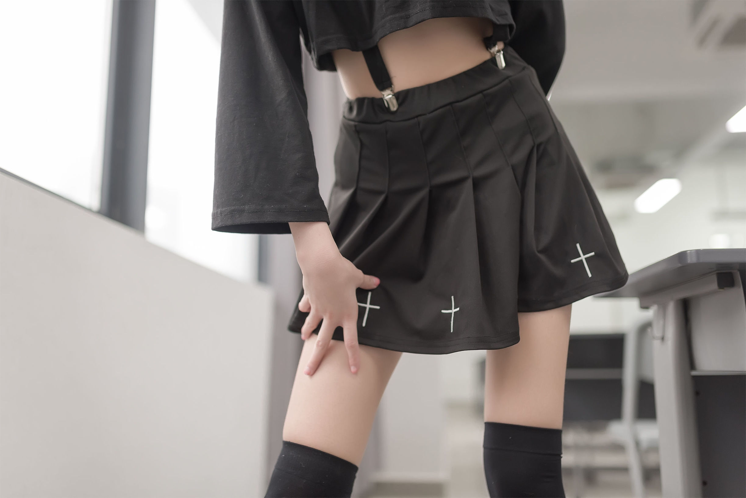 風の領域] NO.011 教室黒絲修長美脚