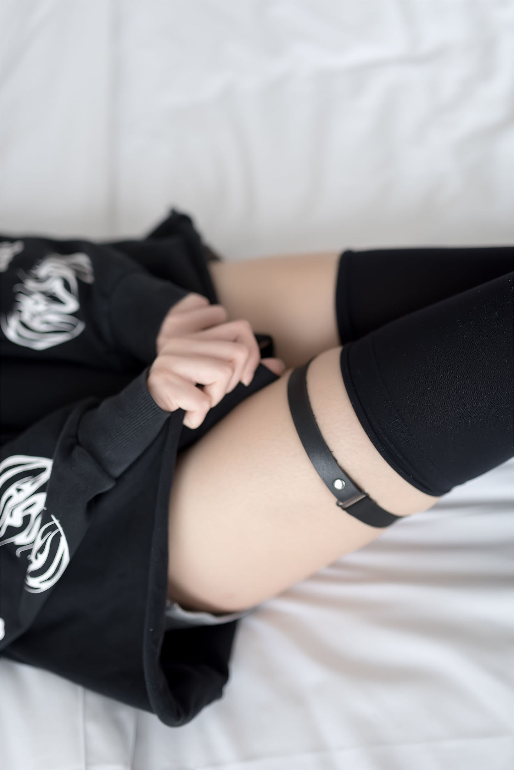 Phong Chi Lĩnh Vực] NO.017 Nữ đẹp tóc vàng với cám dỗ đen