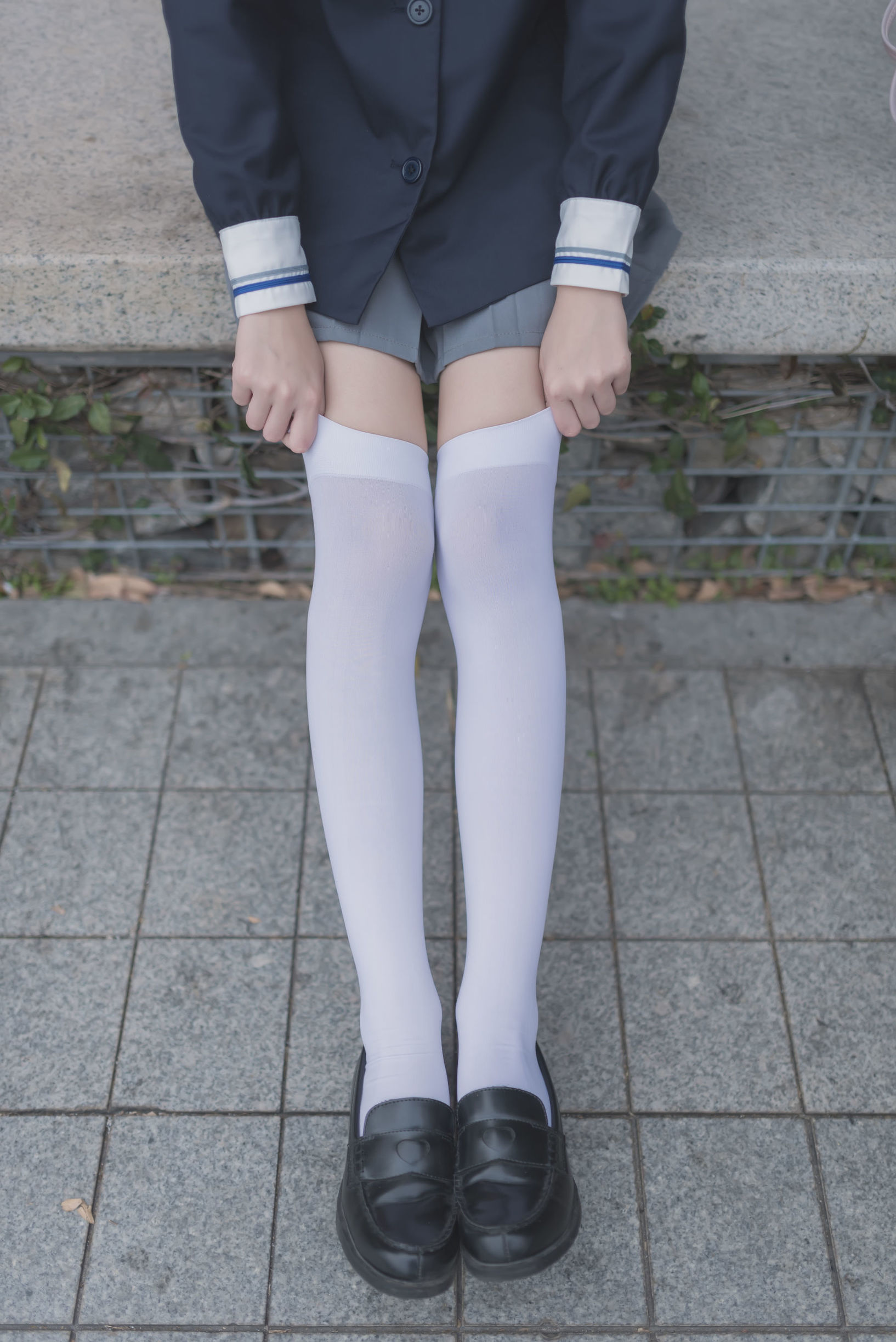 Wind Domain] No. 021: Schoolgirl Outdoor Black Silk 1