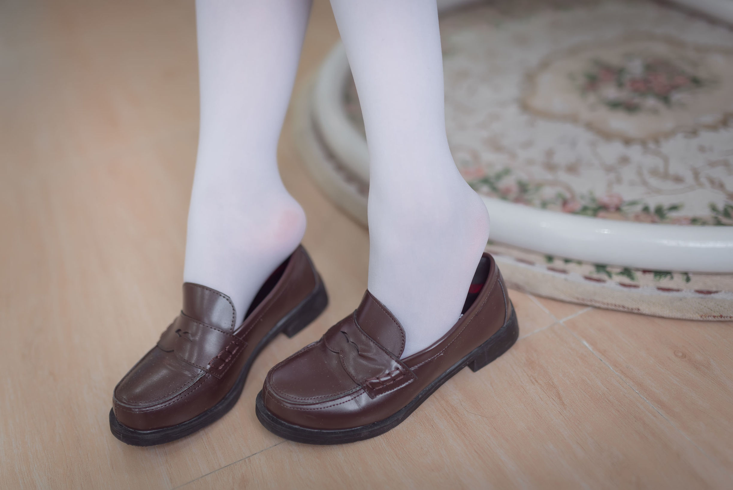 風の領域] NO.030 白絹のミニスカート