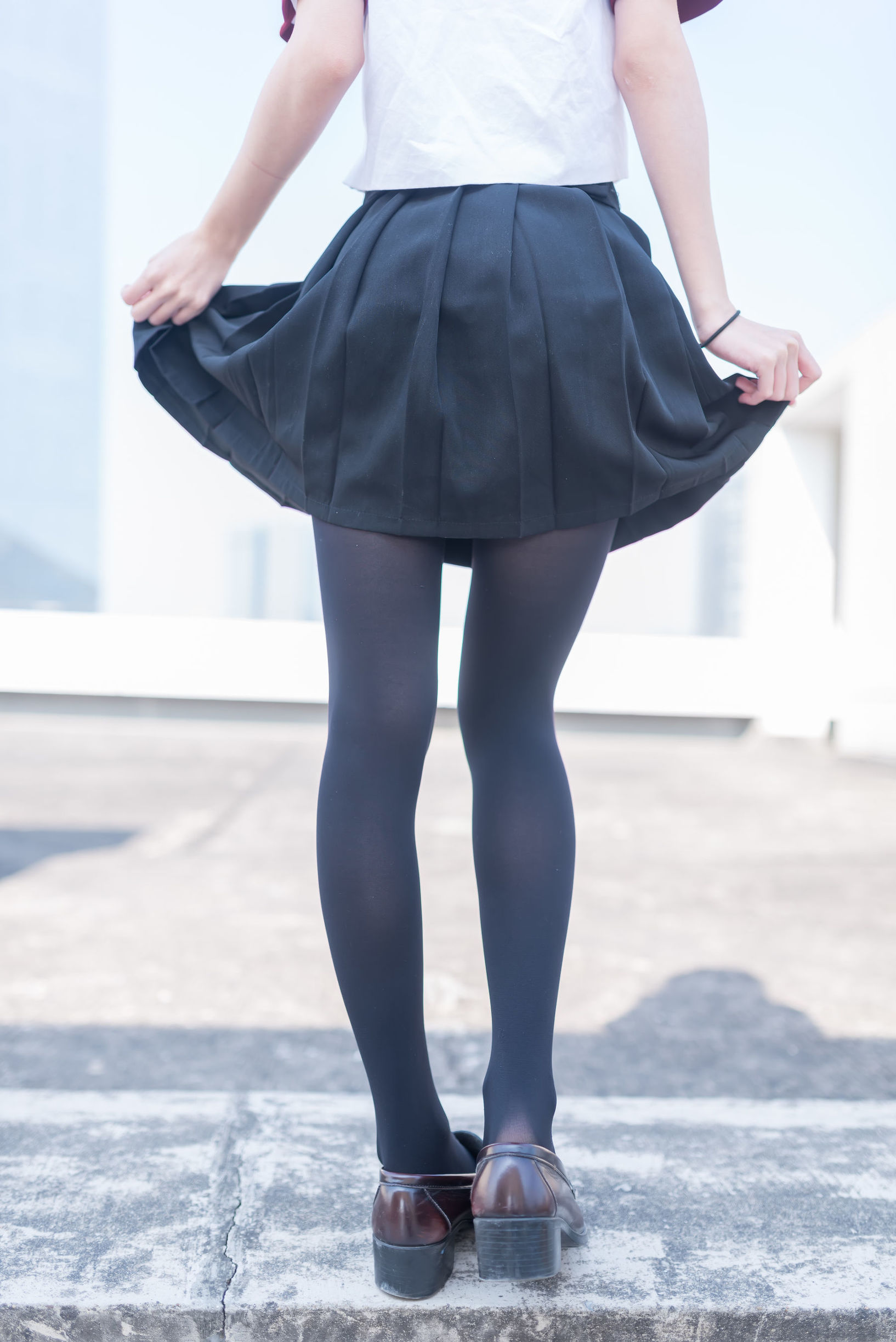 Realm of the Wind] No. 031: Black Silk Stockings Junior on the Rooftop