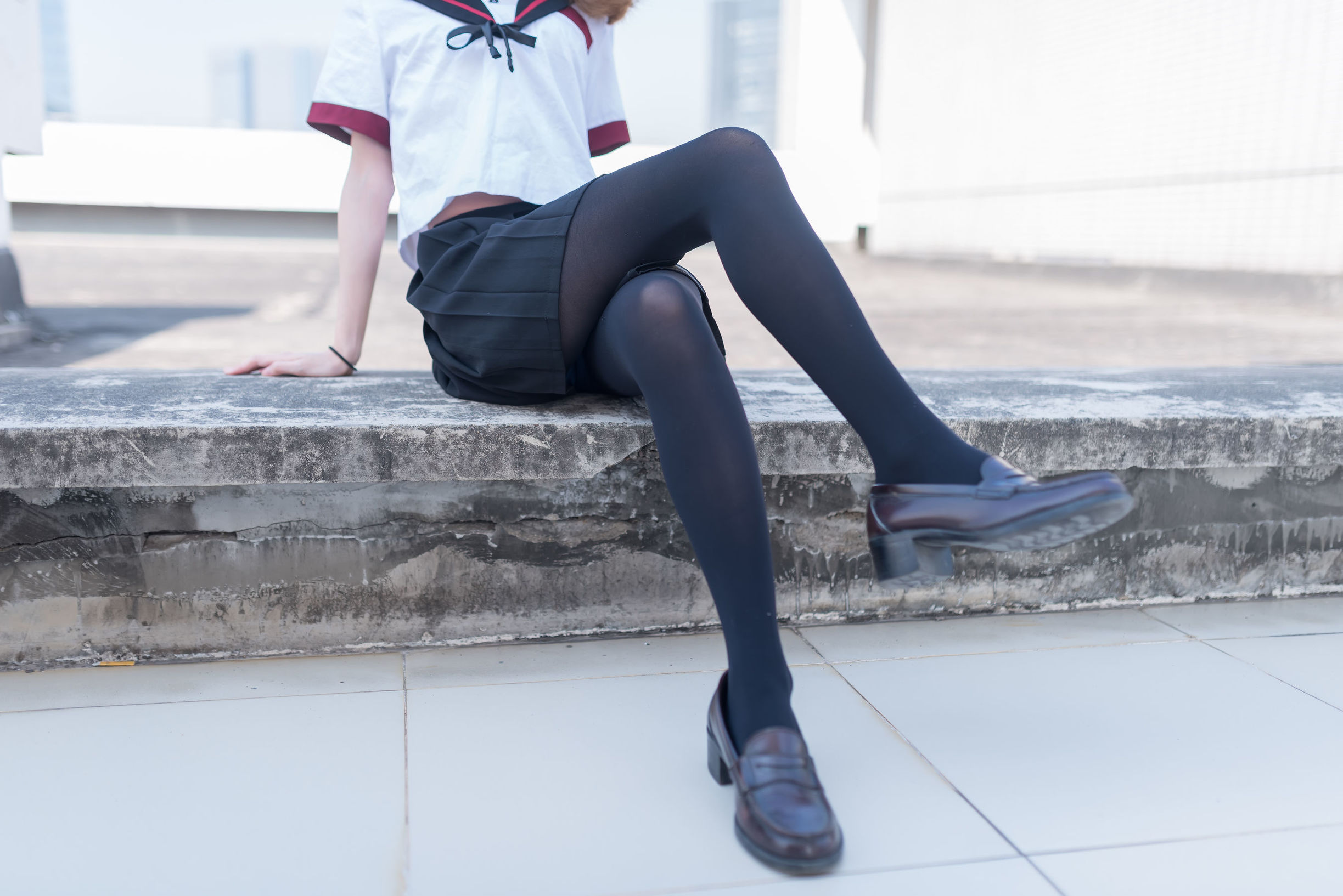 Realm of the Wind] No. 031: Black Silk Stockings Junior on the Rooftop