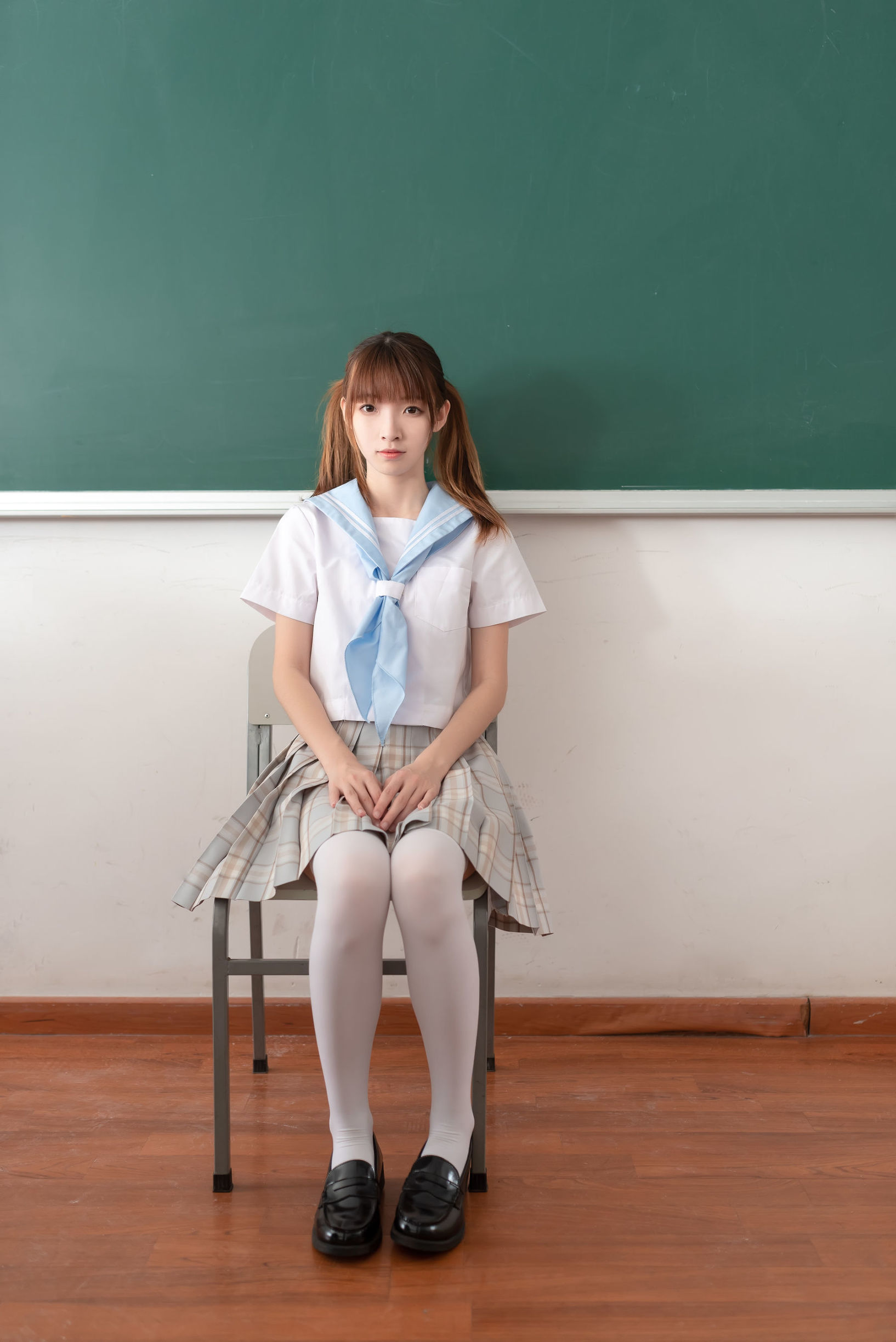 風の領域] NO.041 教室セーラー服白絹