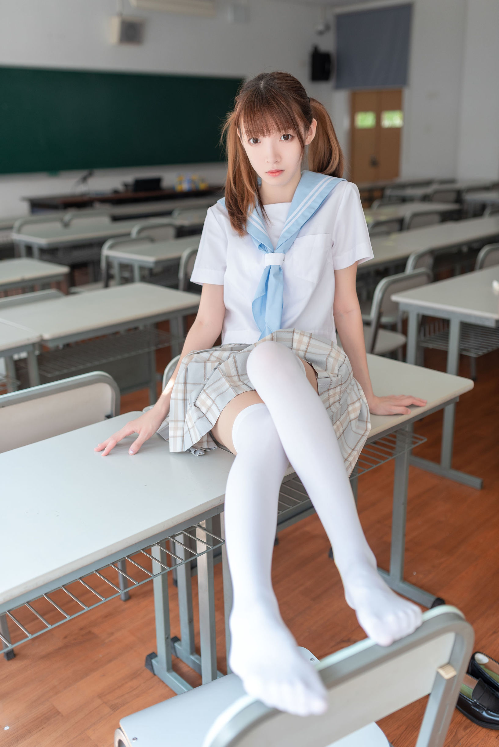 風の領域] NO.041 教室セーラー服白絹