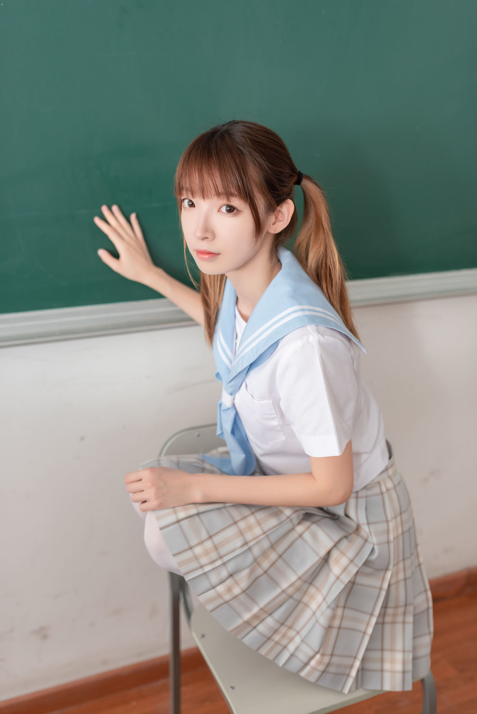 風の領域] NO.041 教室セーラー服白絹