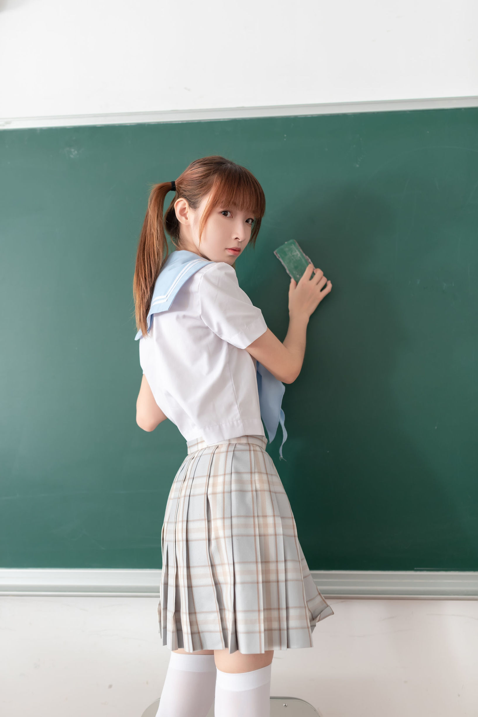 風の領域] NO.041 教室セーラー服白絹