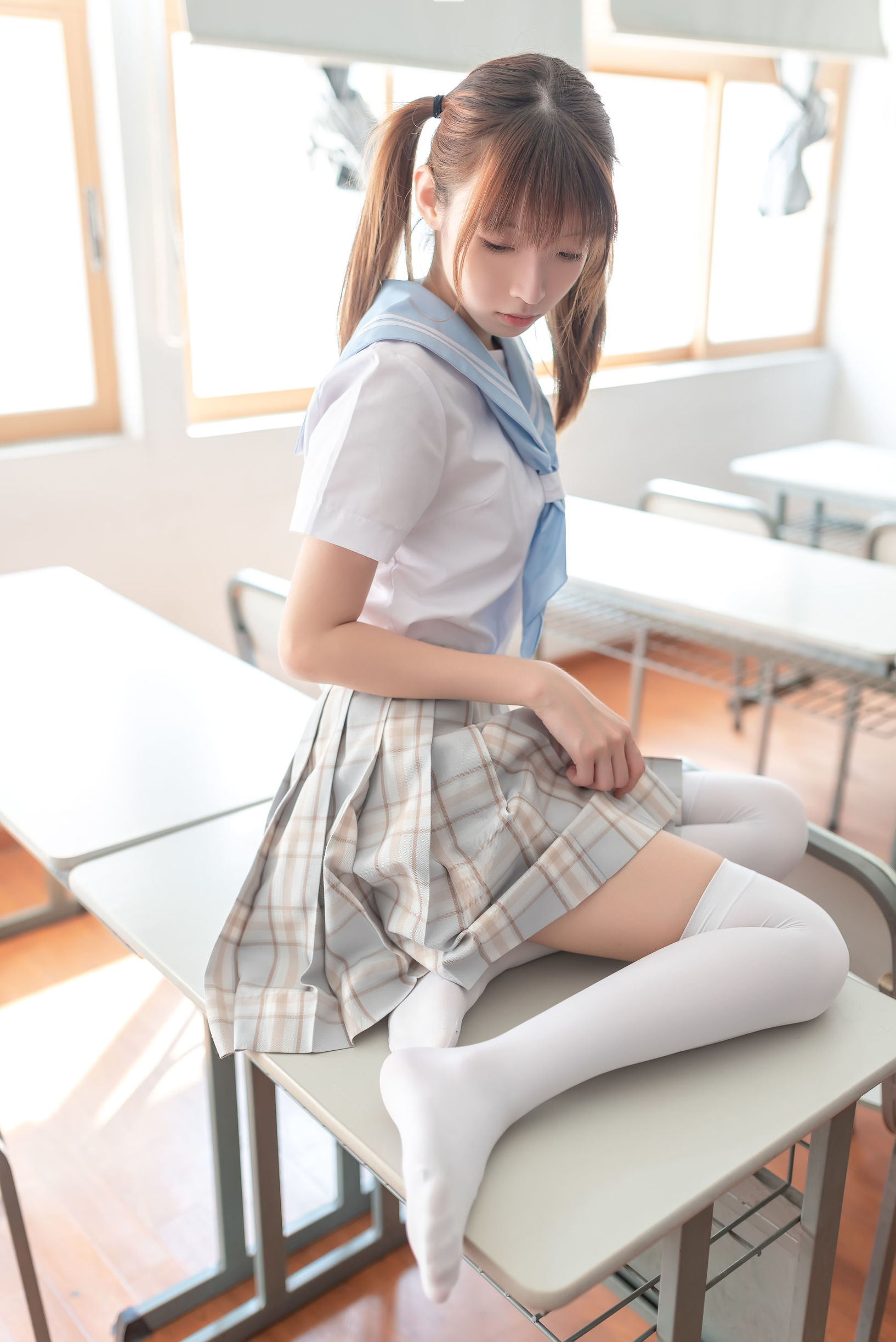 風の領域] NO.041 教室セーラー服白絹