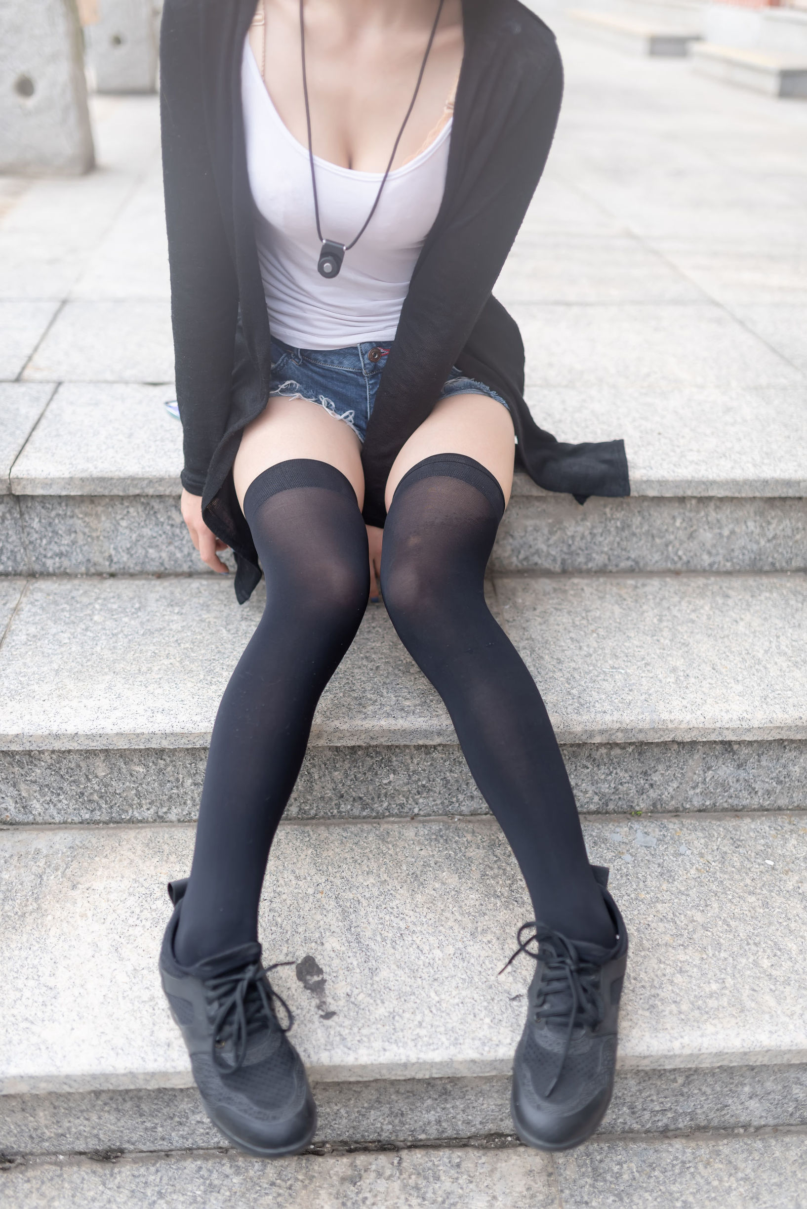 Wind Domain No. 043: Black Silk Big Bust Fashion Young Girl Outdoor Photobook