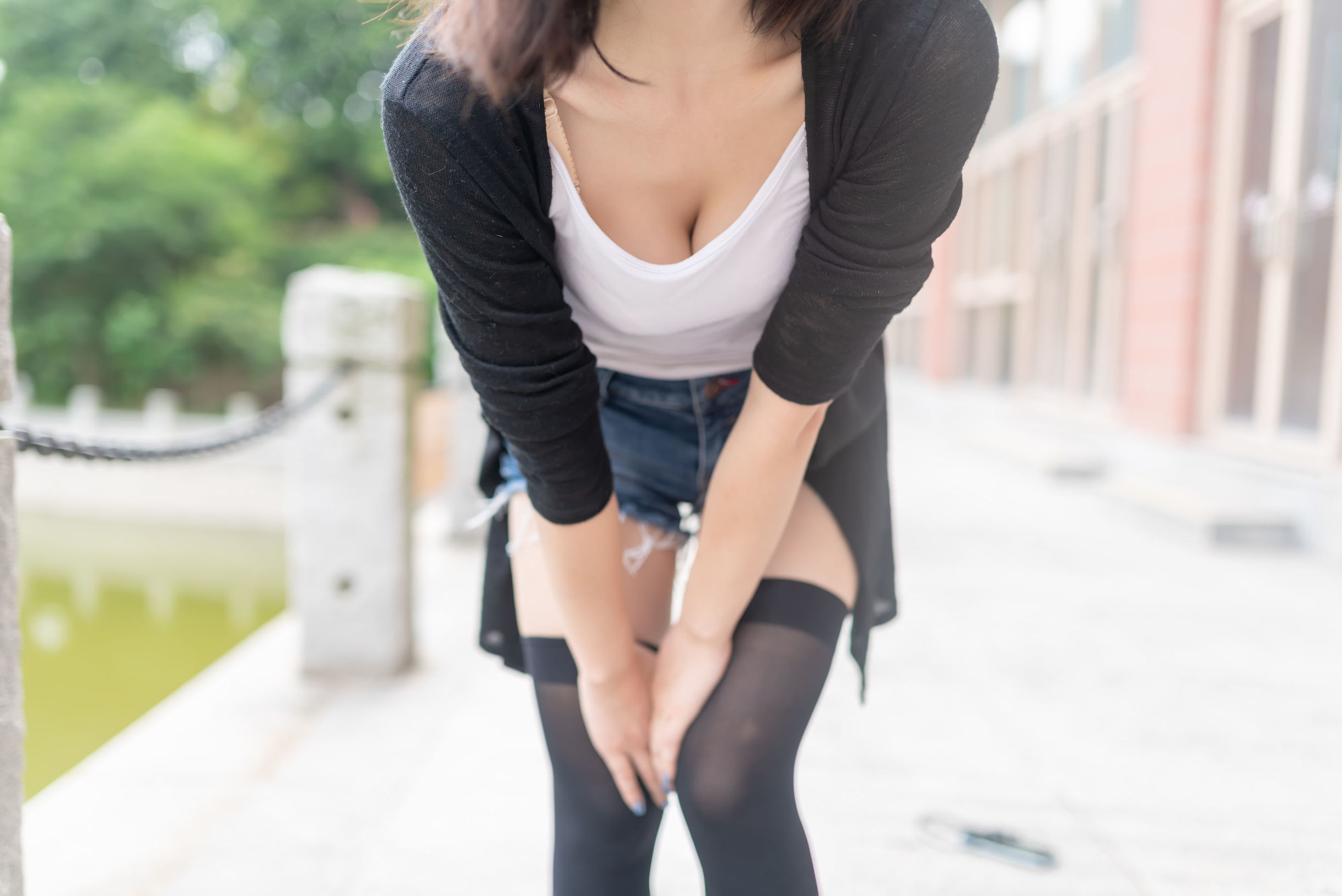 Wind Domain No. 043: Black Silk Big Bust Fashion Young Girl Outdoor Photobook