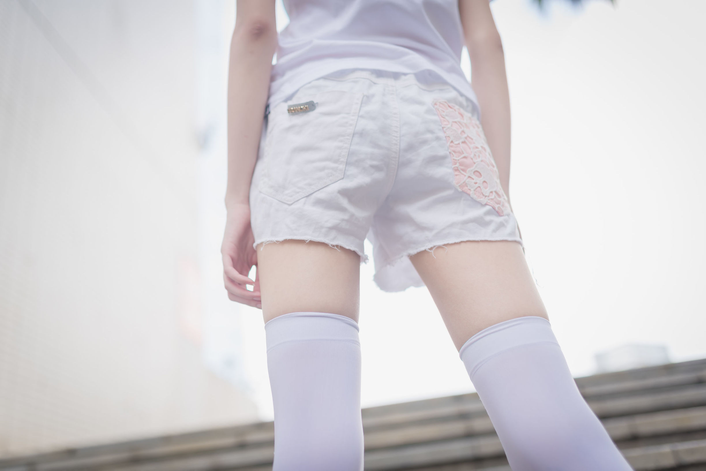 風の領域] NO.057 白いシルクの美しい脚