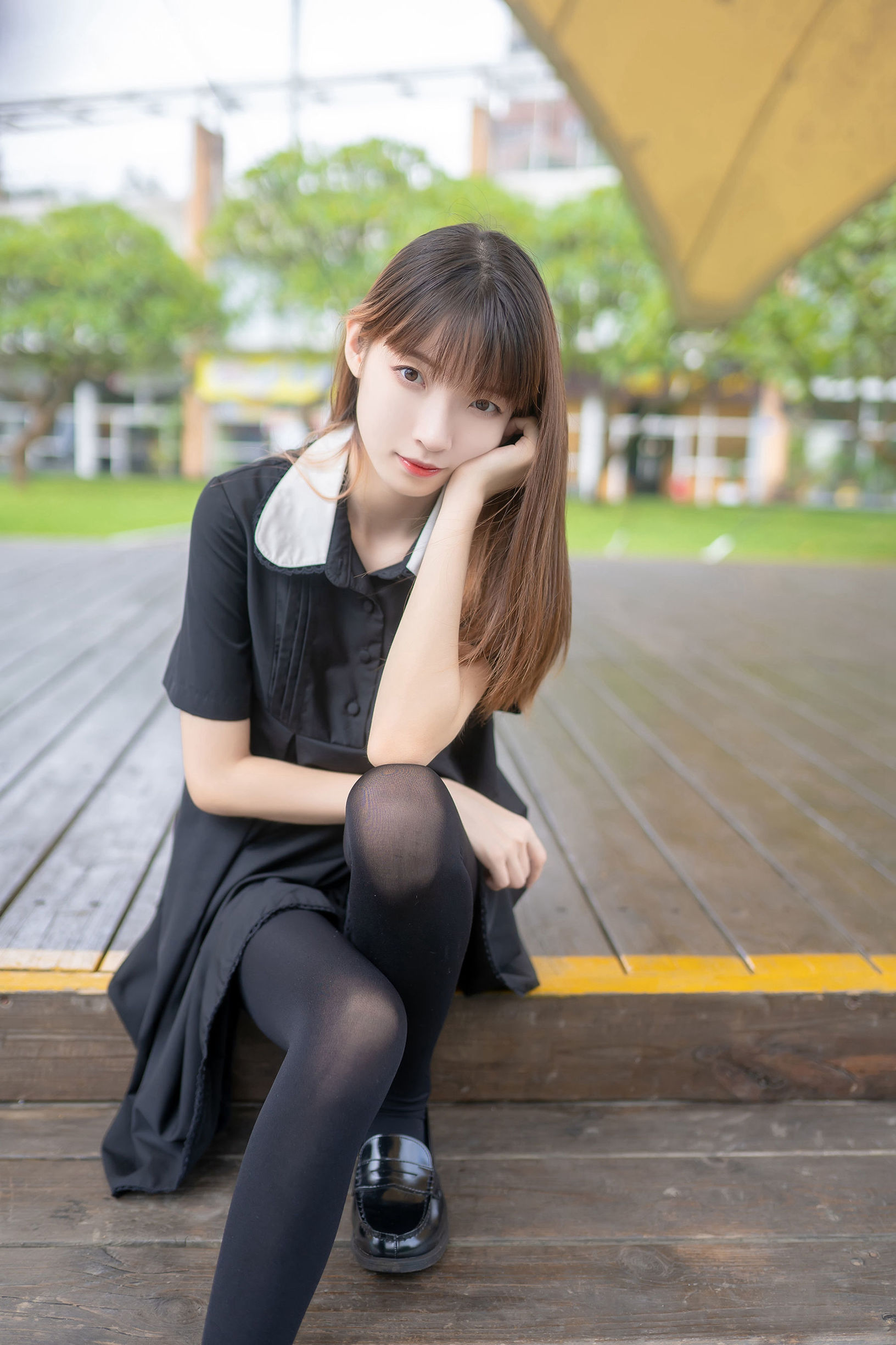 Phong Chi Lĩnh Vực] NO.064 Chân dài vớ đen ngoài trời