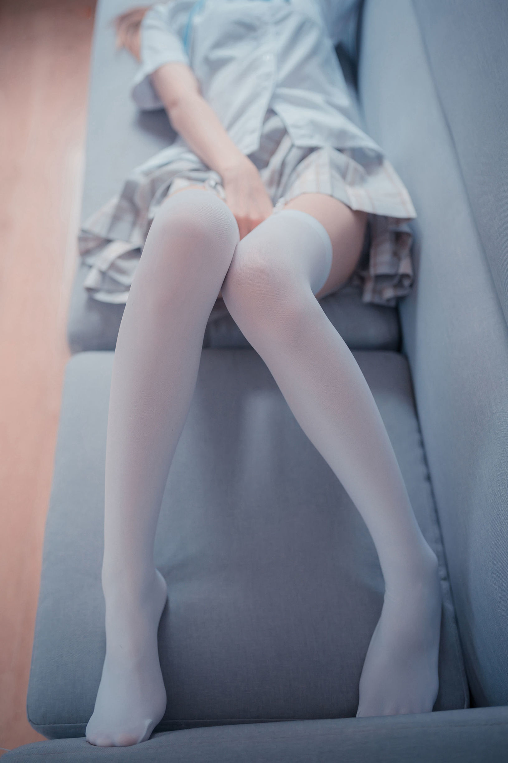 Feng Zhi Ling Yu] NO.065 Plaid Skirt Suspender White Silk