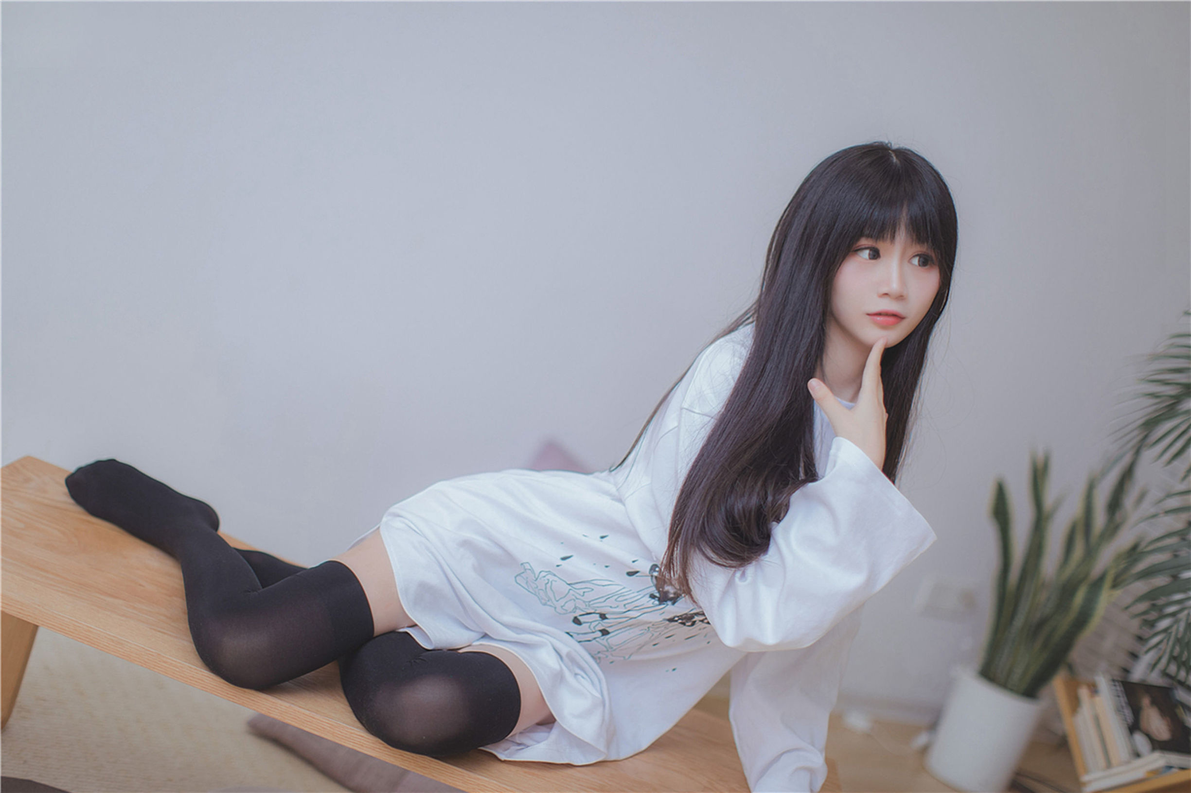 風の領域] NO.079 長髪の黒ストッキングの学妹