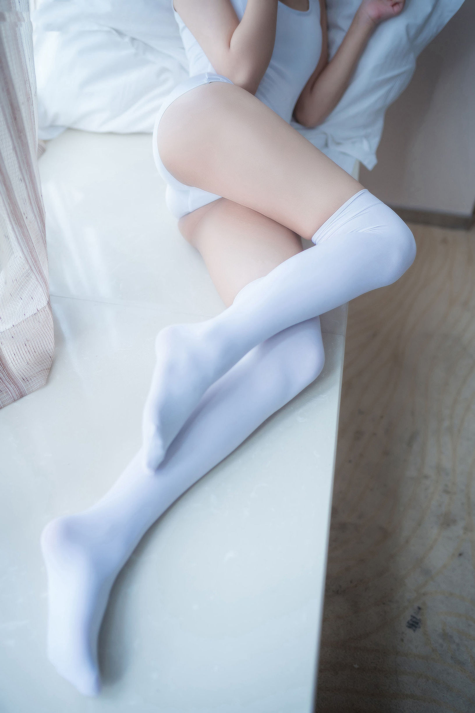 Feng Zhi Lingyu] No. 082 White school swimsuit over-knee white stockings