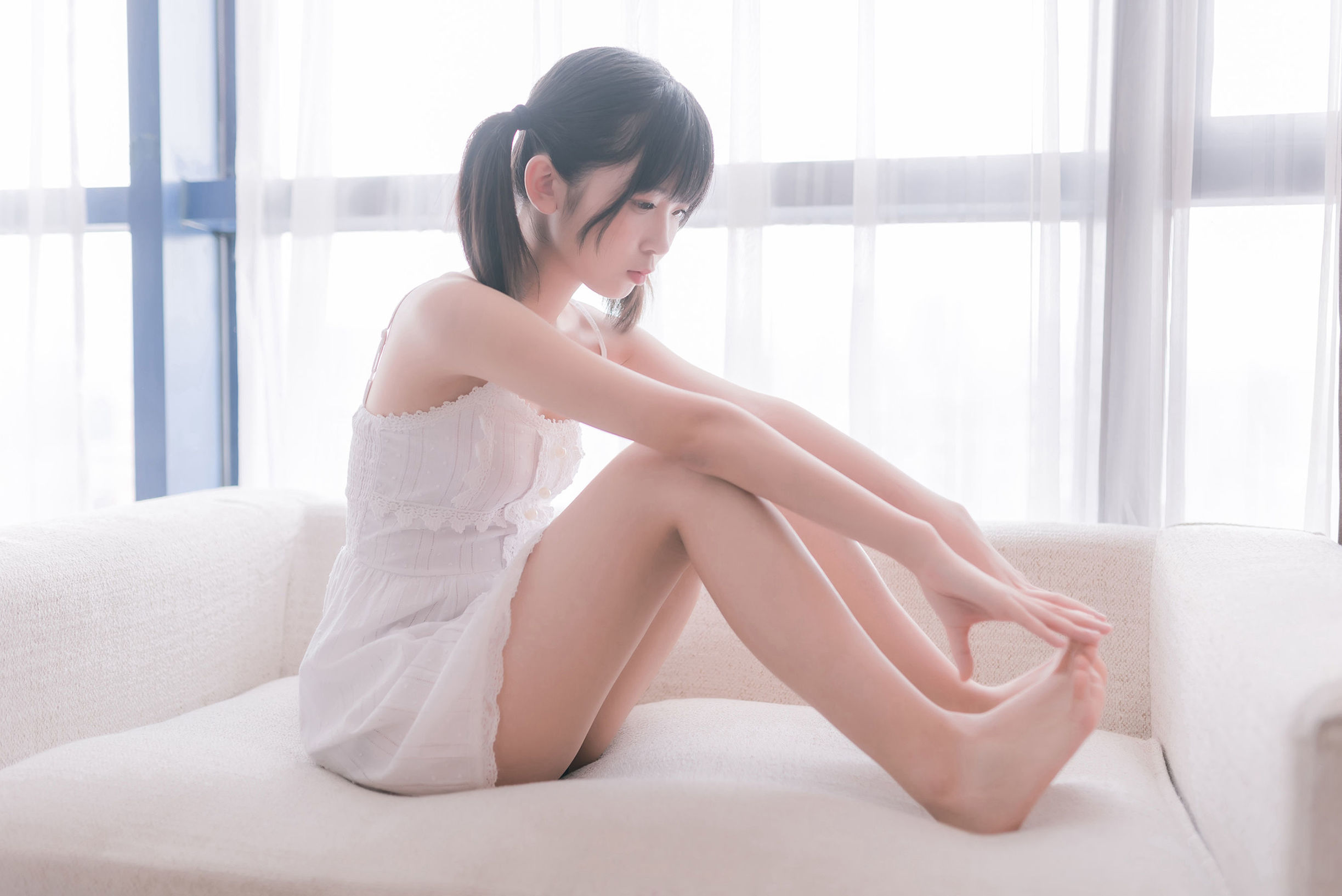 風の領域] No.083 清涼な少女の裸足