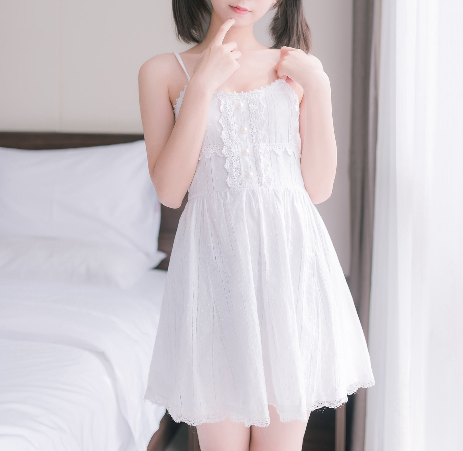 Domain of the Wind] No. 083: Refreshing Barefoot Young Girl