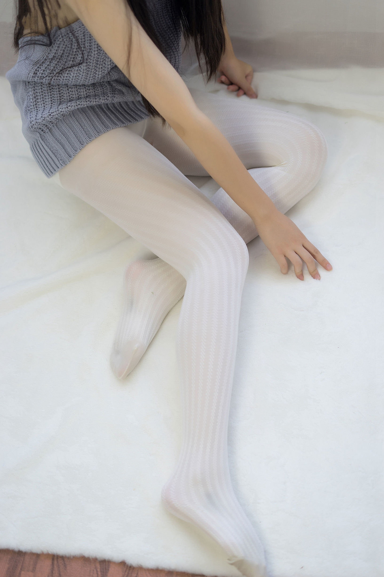 風之領域] NO.086 性感露背毛衣厚白絲