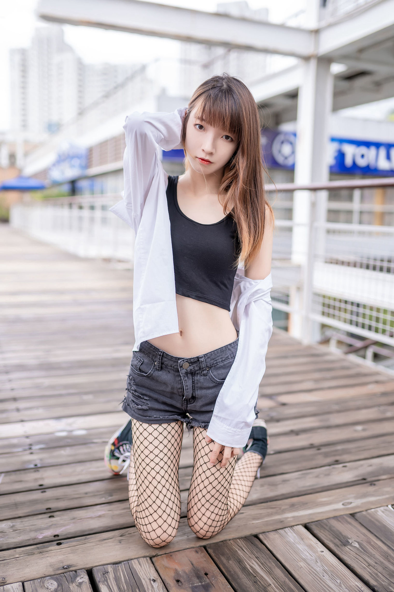 Phong Chi Linh Vực] NO.094 Quần short bò siêu ngắn và vớ lưới đen
