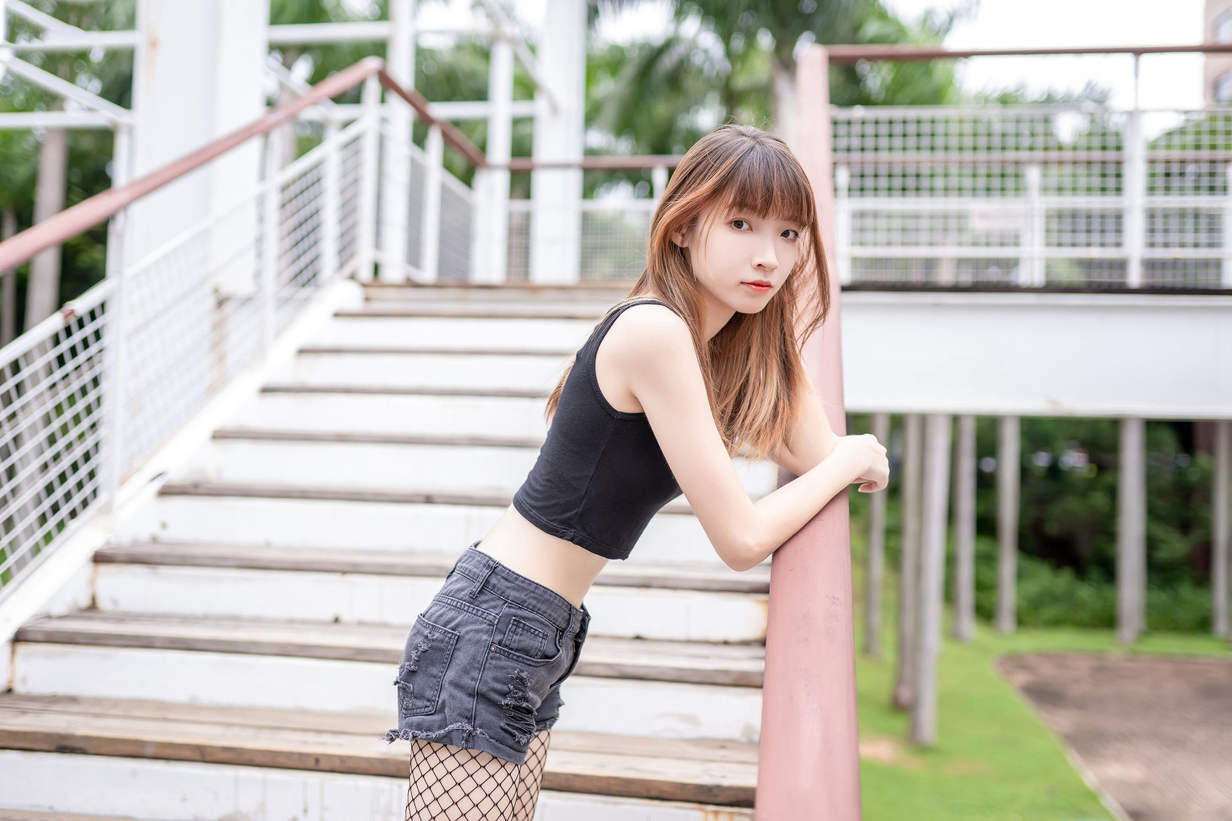 Phong Chi Linh Vực] NO.094 Quần short bò siêu ngắn và vớ lưới đen
